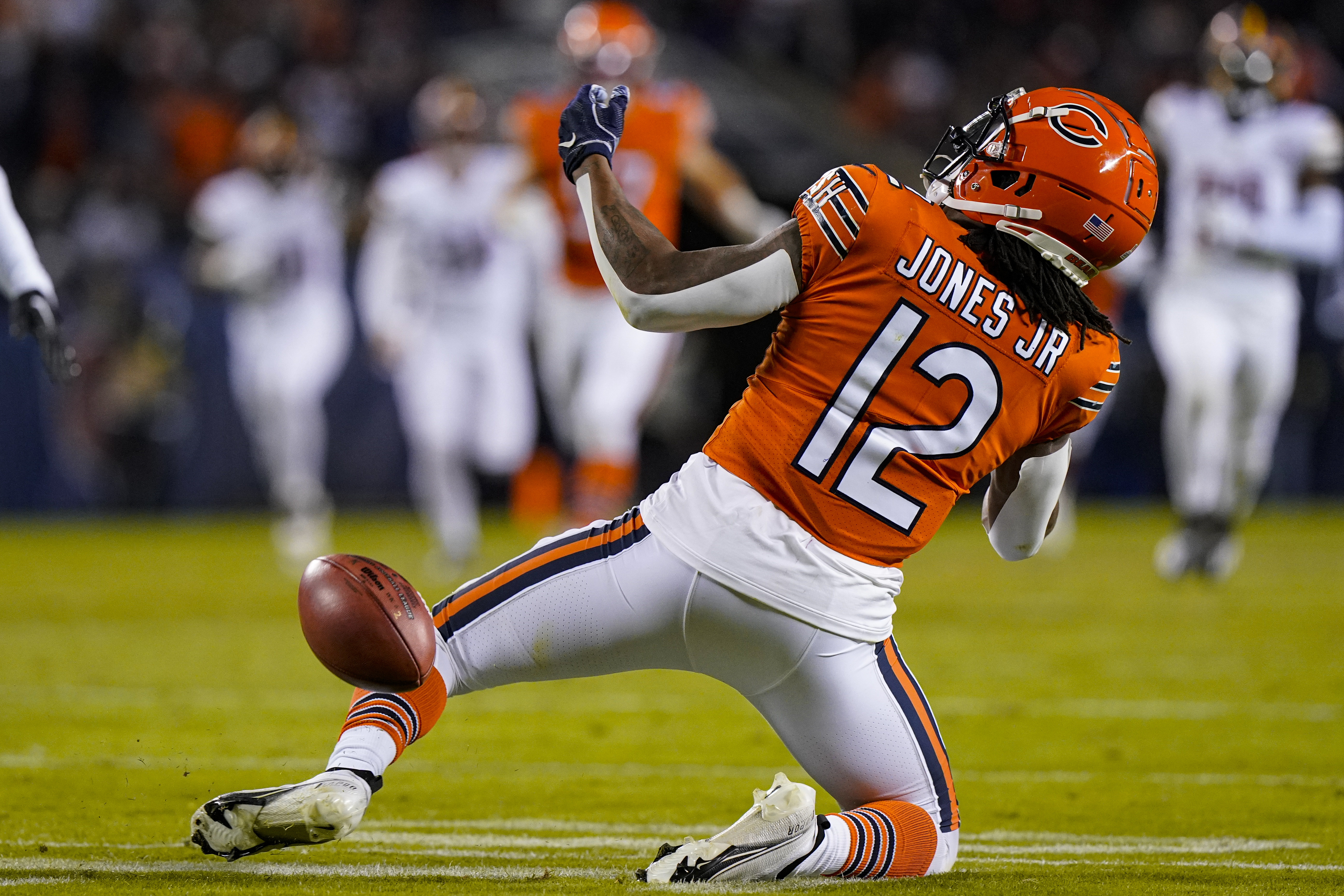 Washington Commanders beat Chicago Bears 12-7 to snap four-game losing  streak, Bears QB Justin Fields injures shoulder in loss, NFL News