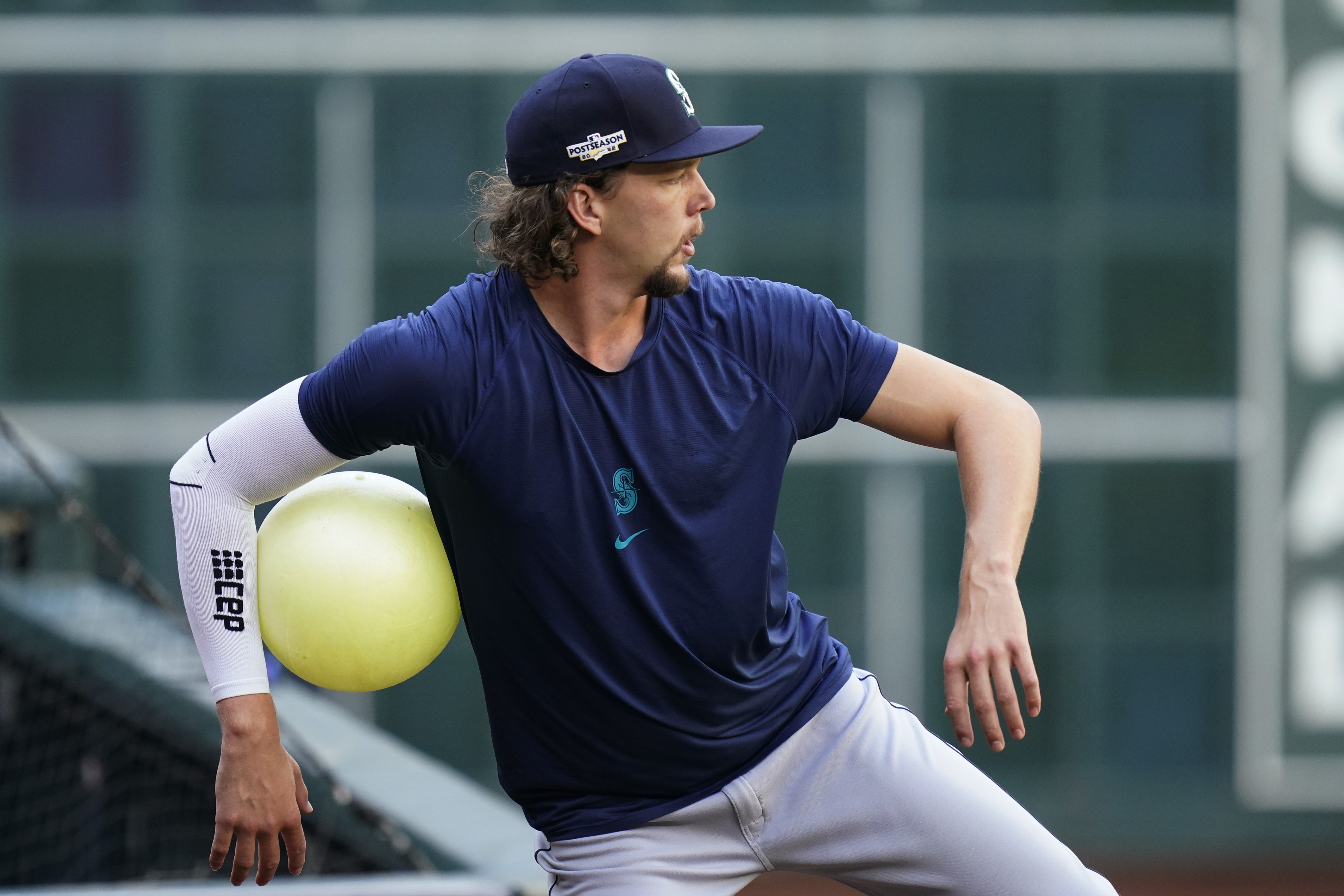 Verlander returns to playoffs as Astros host Seattle in ALDS