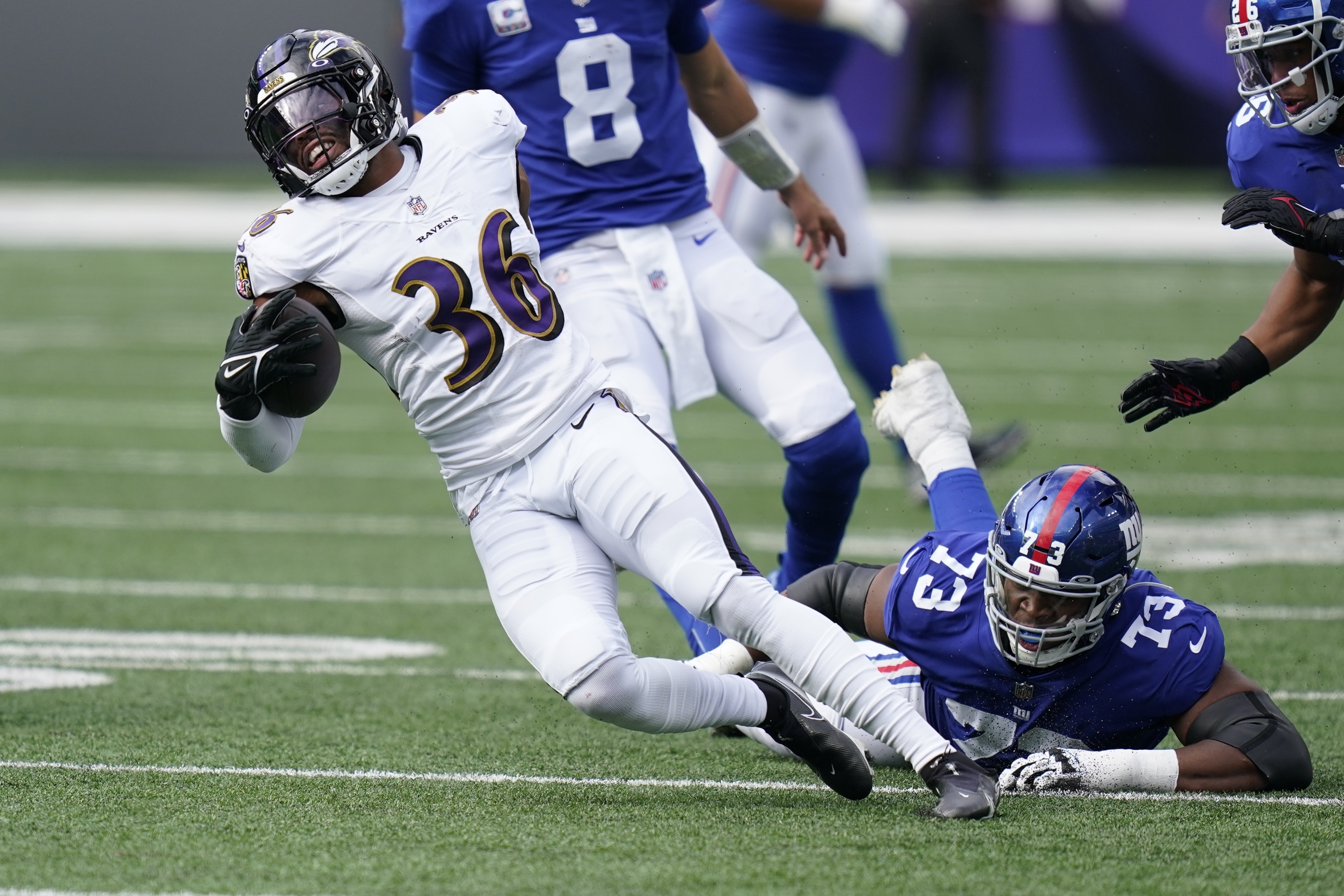 Giants rally from 10 down, top Ravens 24-20 on Barkley's run