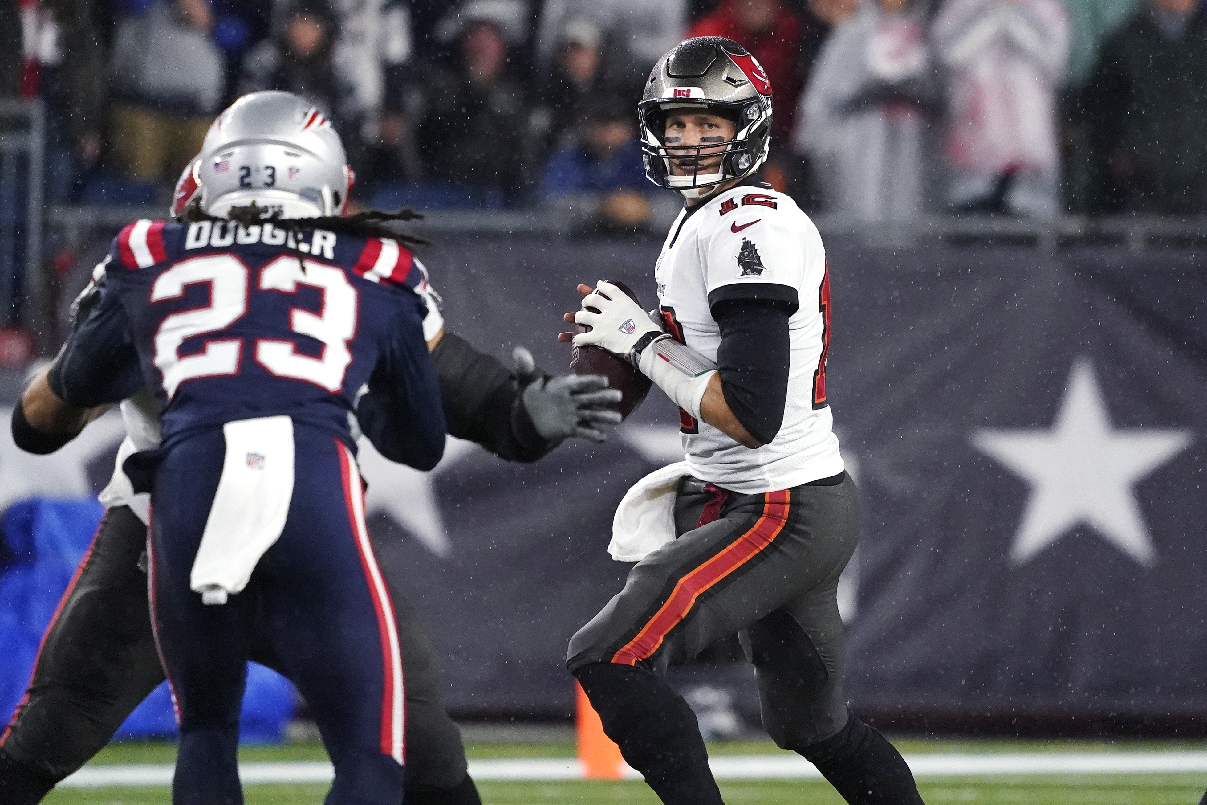 HIGHLIGHTS: Bucs Defeat New England Patriots 19-17 in Week 4