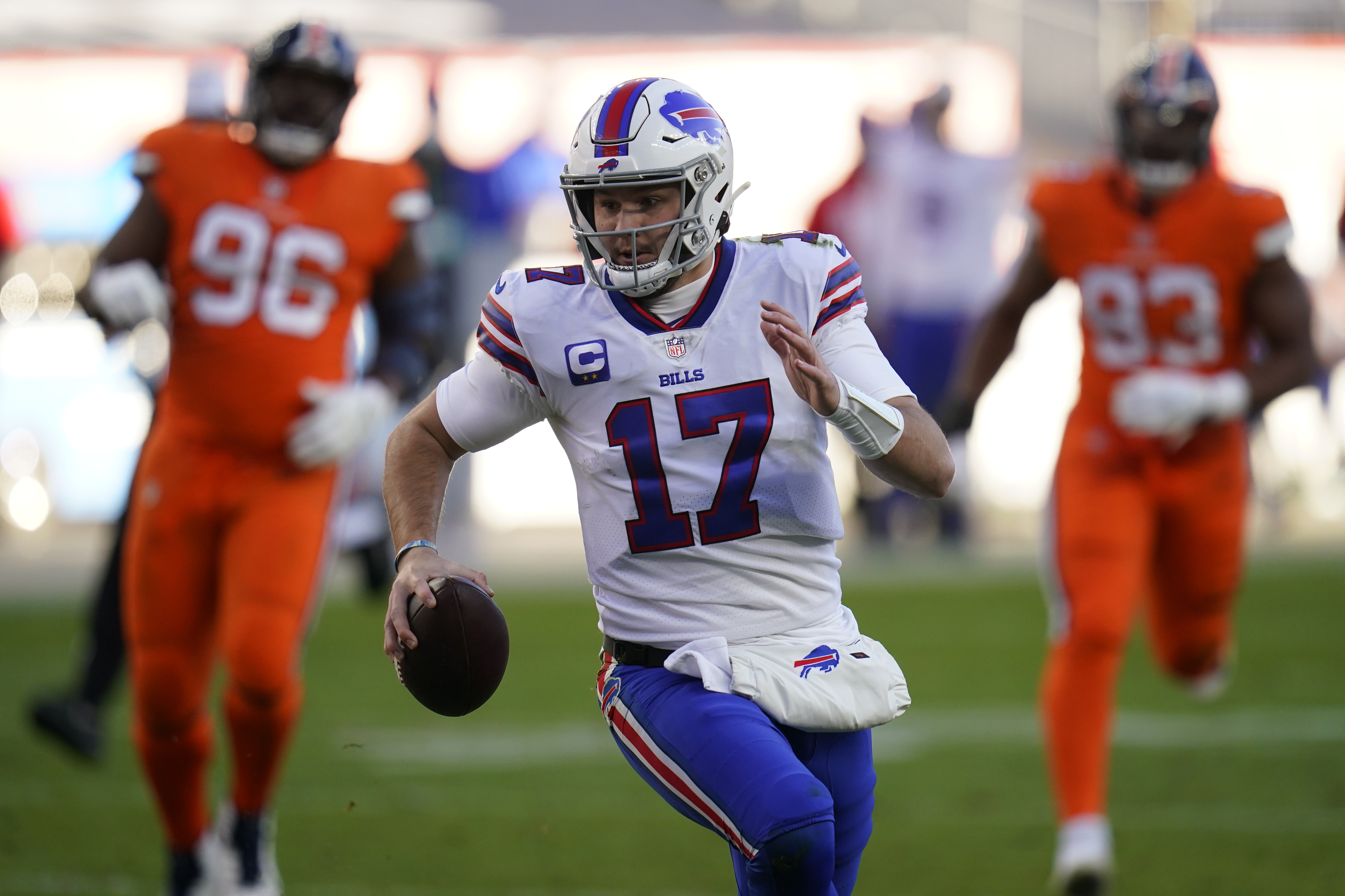 Bills win AFC East for first time since 1995, blow out Broncos, 48