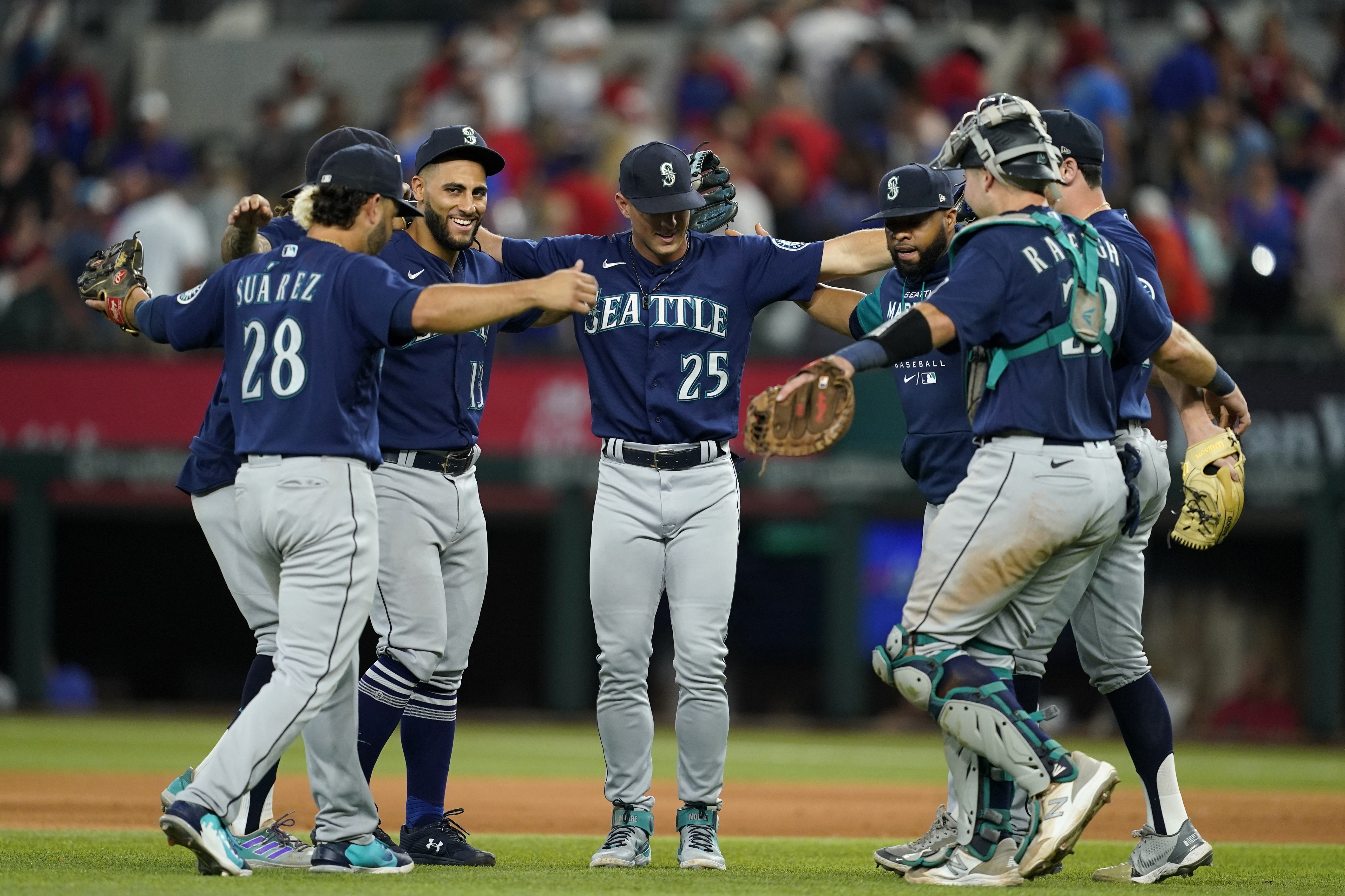 Castillo and Crawford lead the Mariners to a 4-0 victory over the