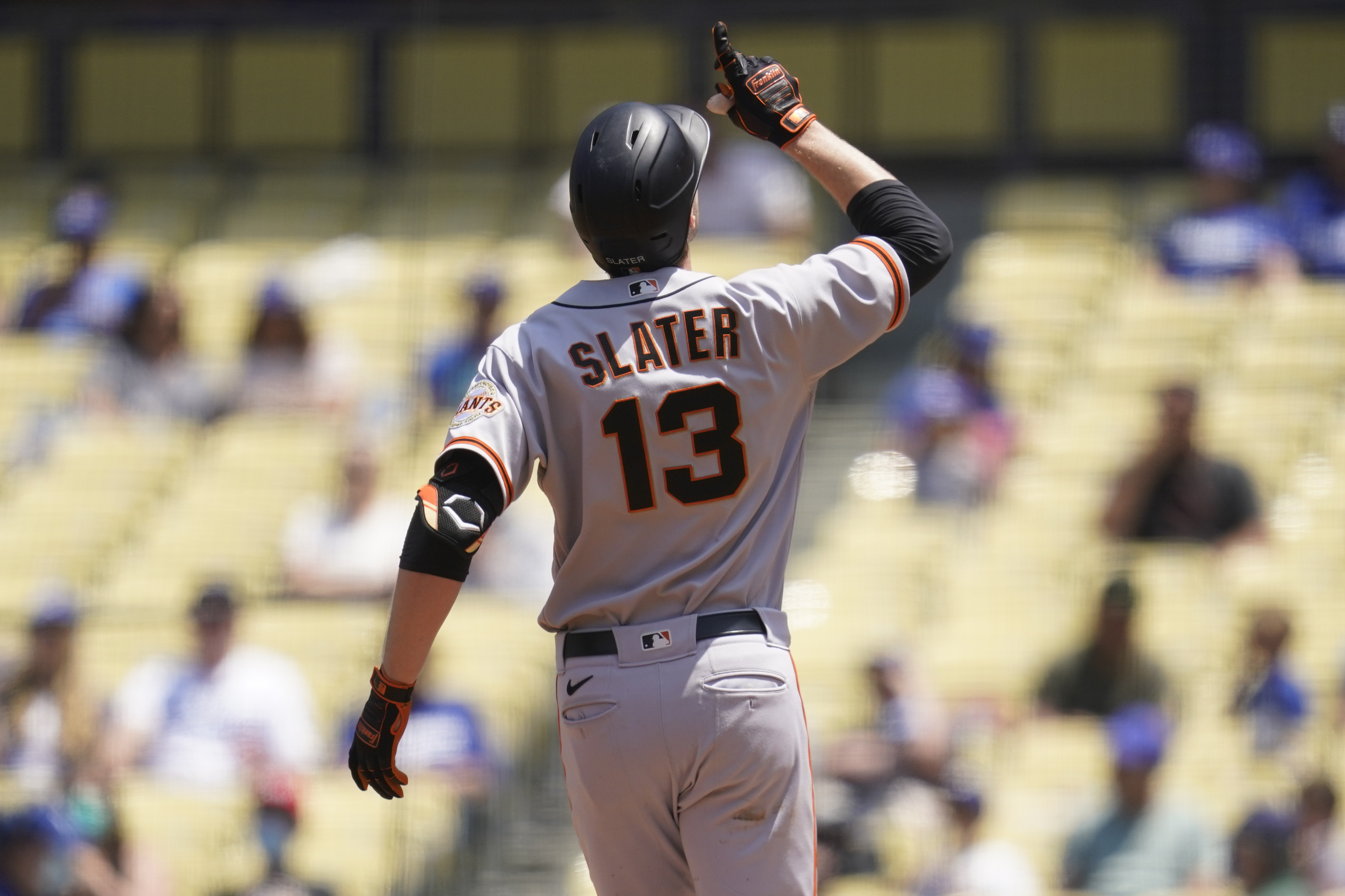 Austin Slater's game-winning single in 10th lifts Giants past Astros 4-3