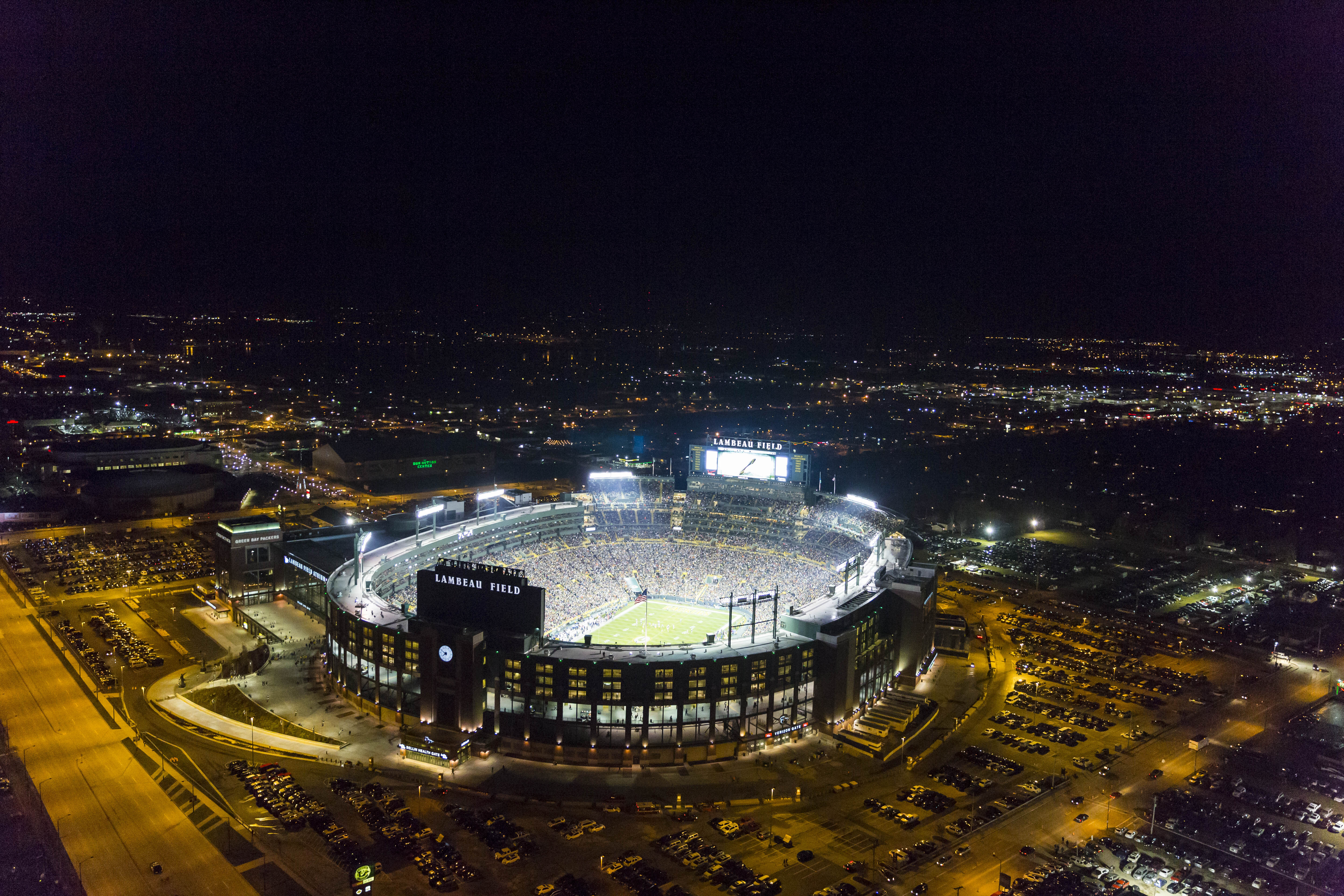 Packers vs Lions Week 18 NFL game photos Sunday night at Lambeau Field