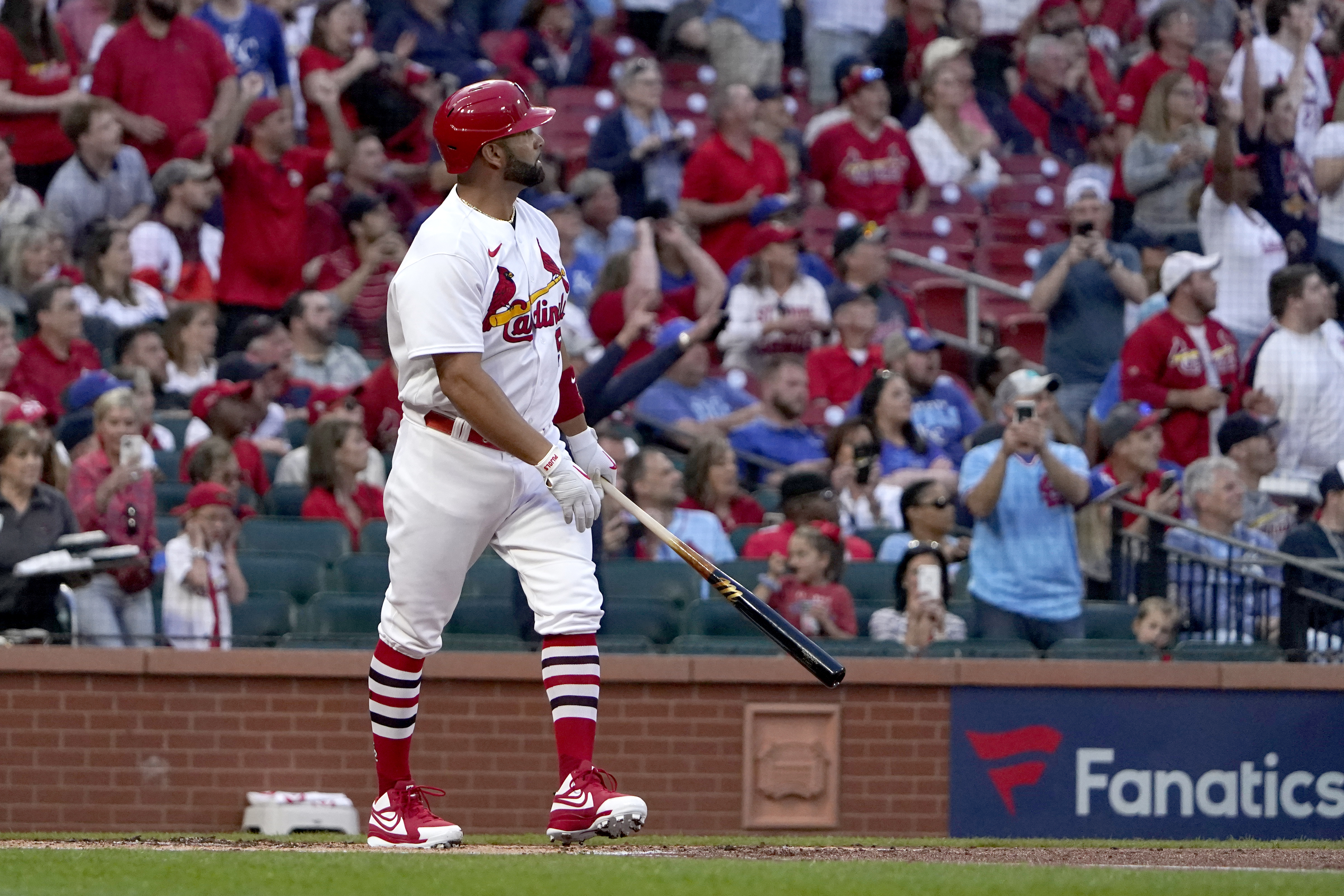 Albert Pujols Reaches 2,000 Hits