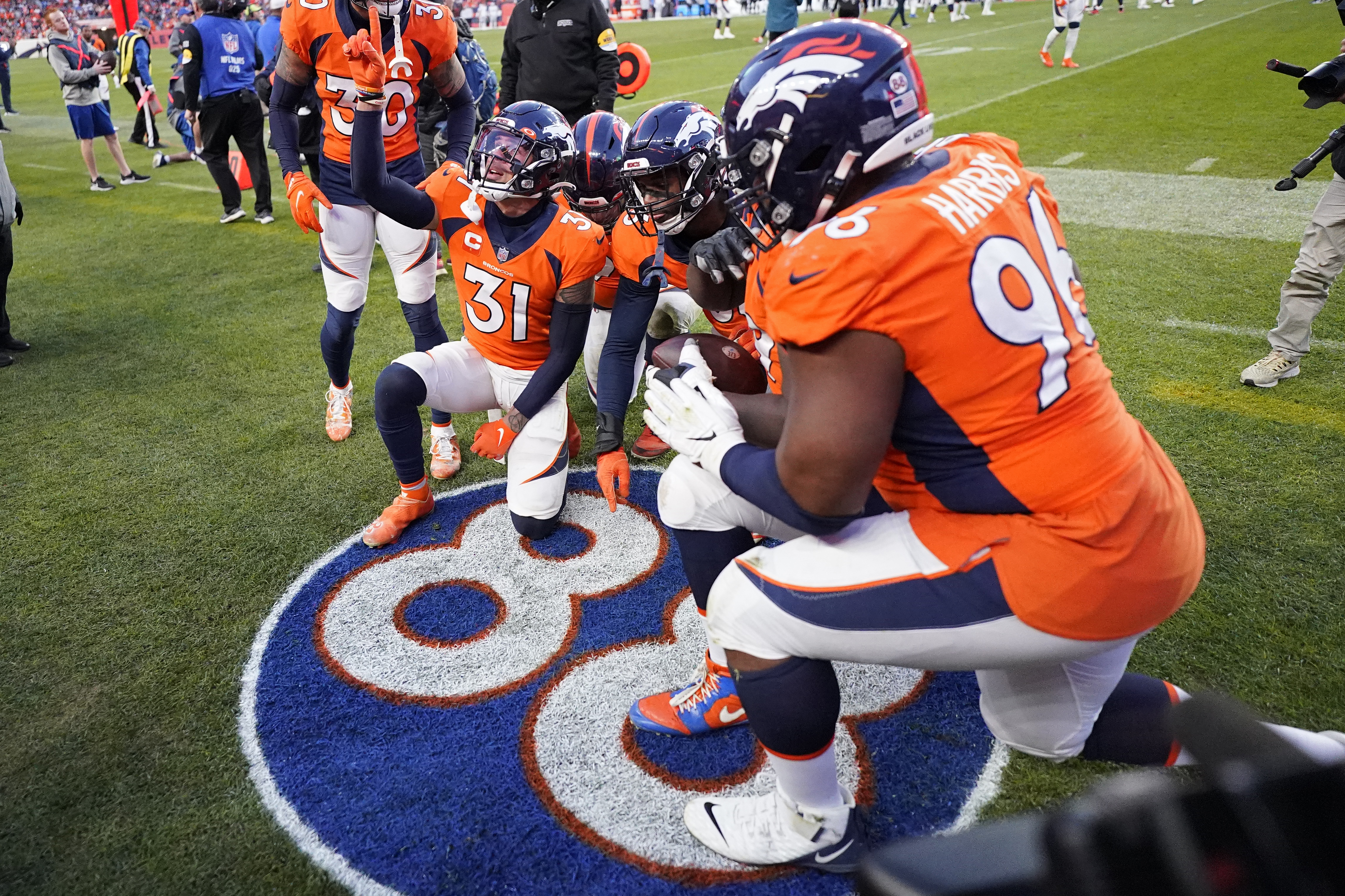 Demaryius Thomas says he wants to 'finish a Bronco, retire a