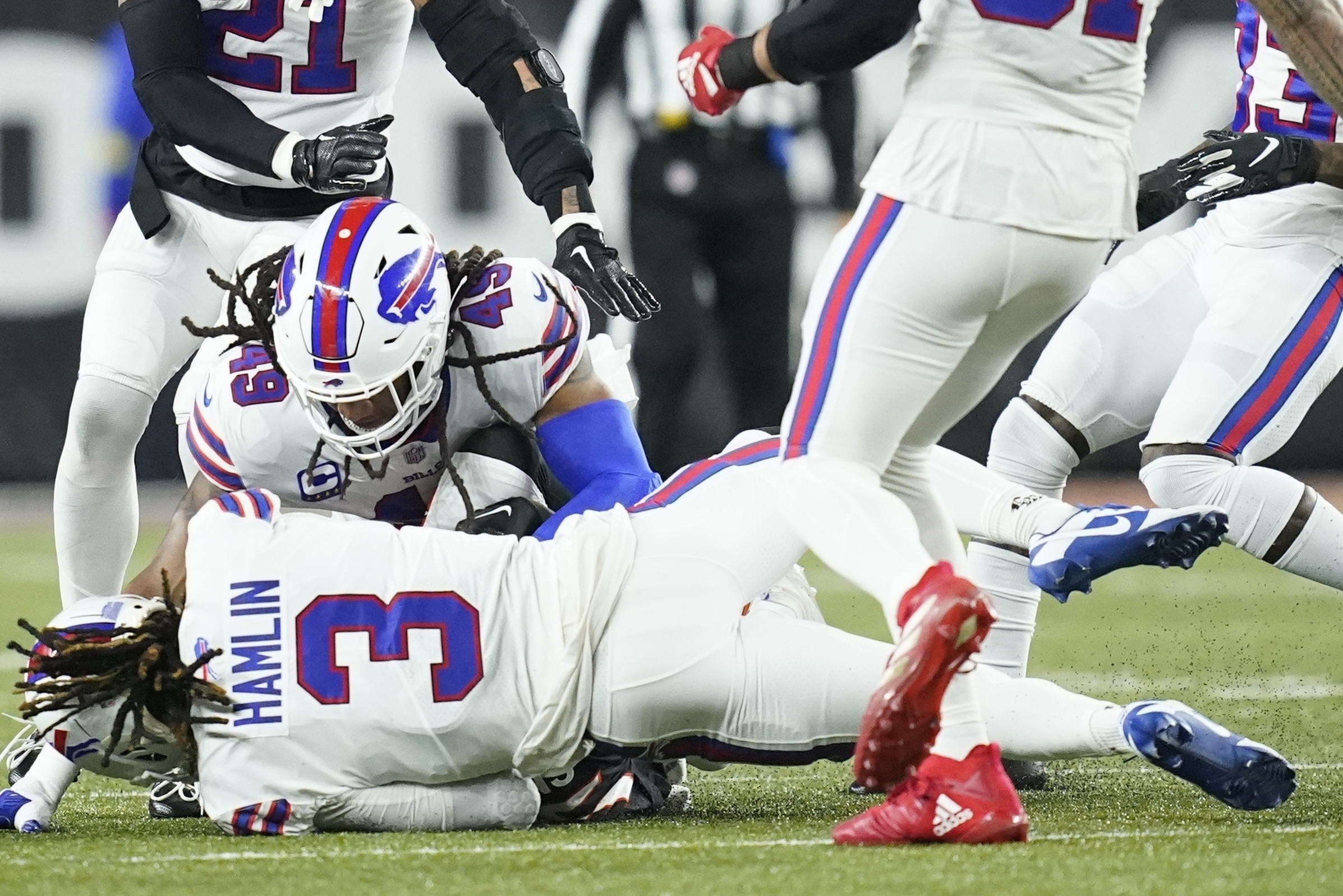 Bills-Bengals won't resume game this week, Week 18 unchanged