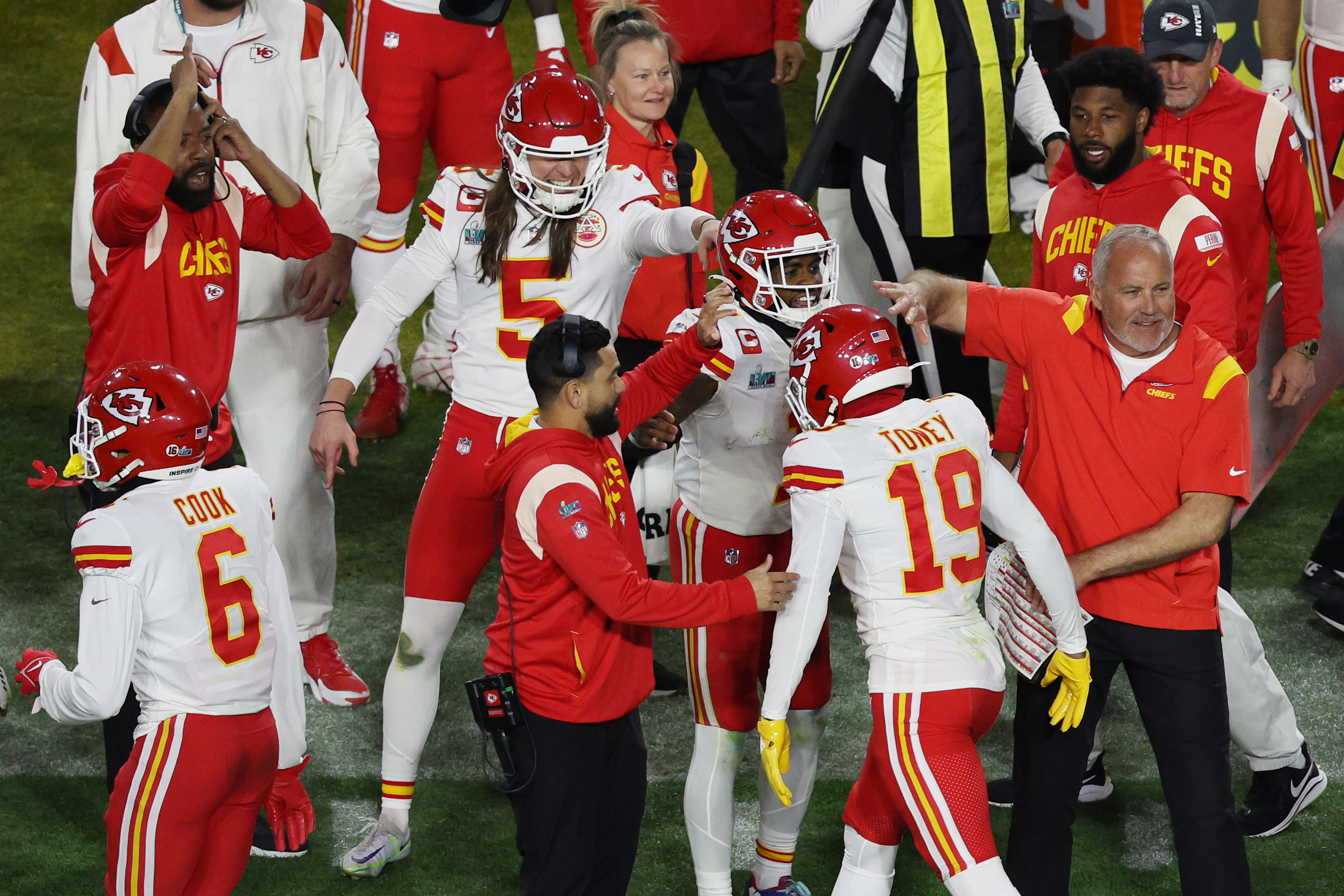 Kansas City Chiefs on X: The longest punt return in Super Bowl history  belongs to Kadarius Toney.  / X