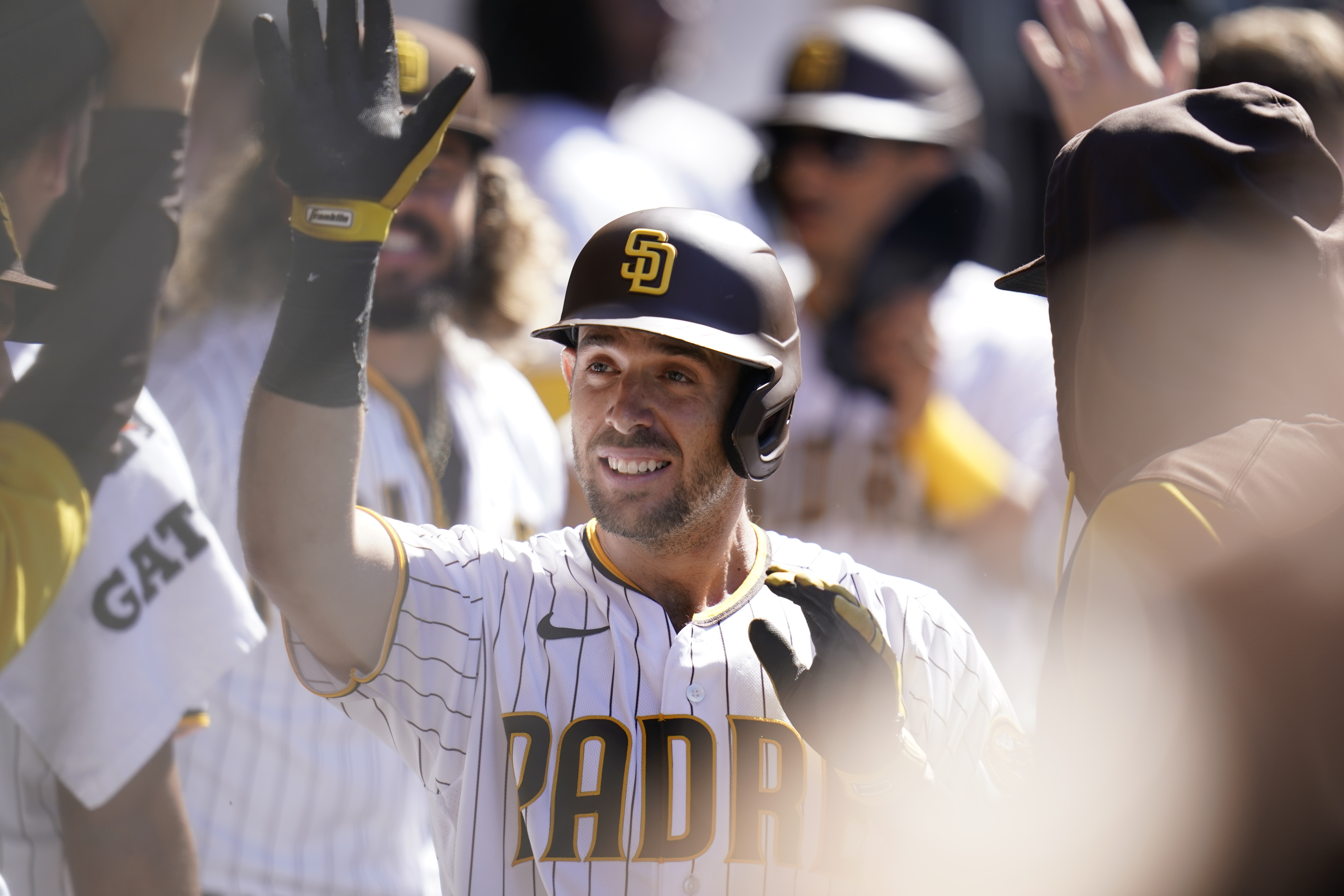 Drury, Nola homer in big rally, Padres beat Giants 13-7