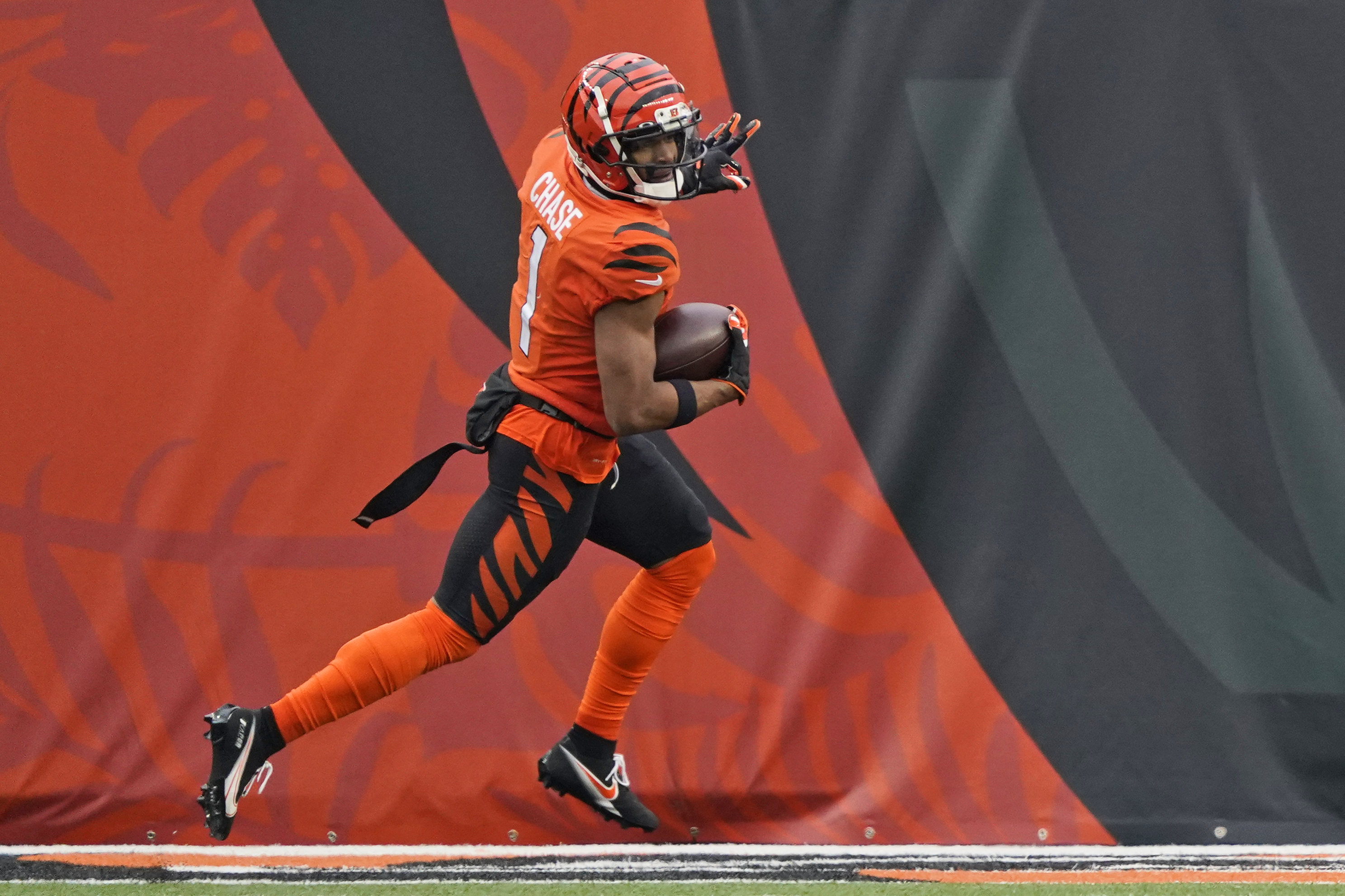 Ja'Marr Chase went to wild lengths to live near Bengals teammate