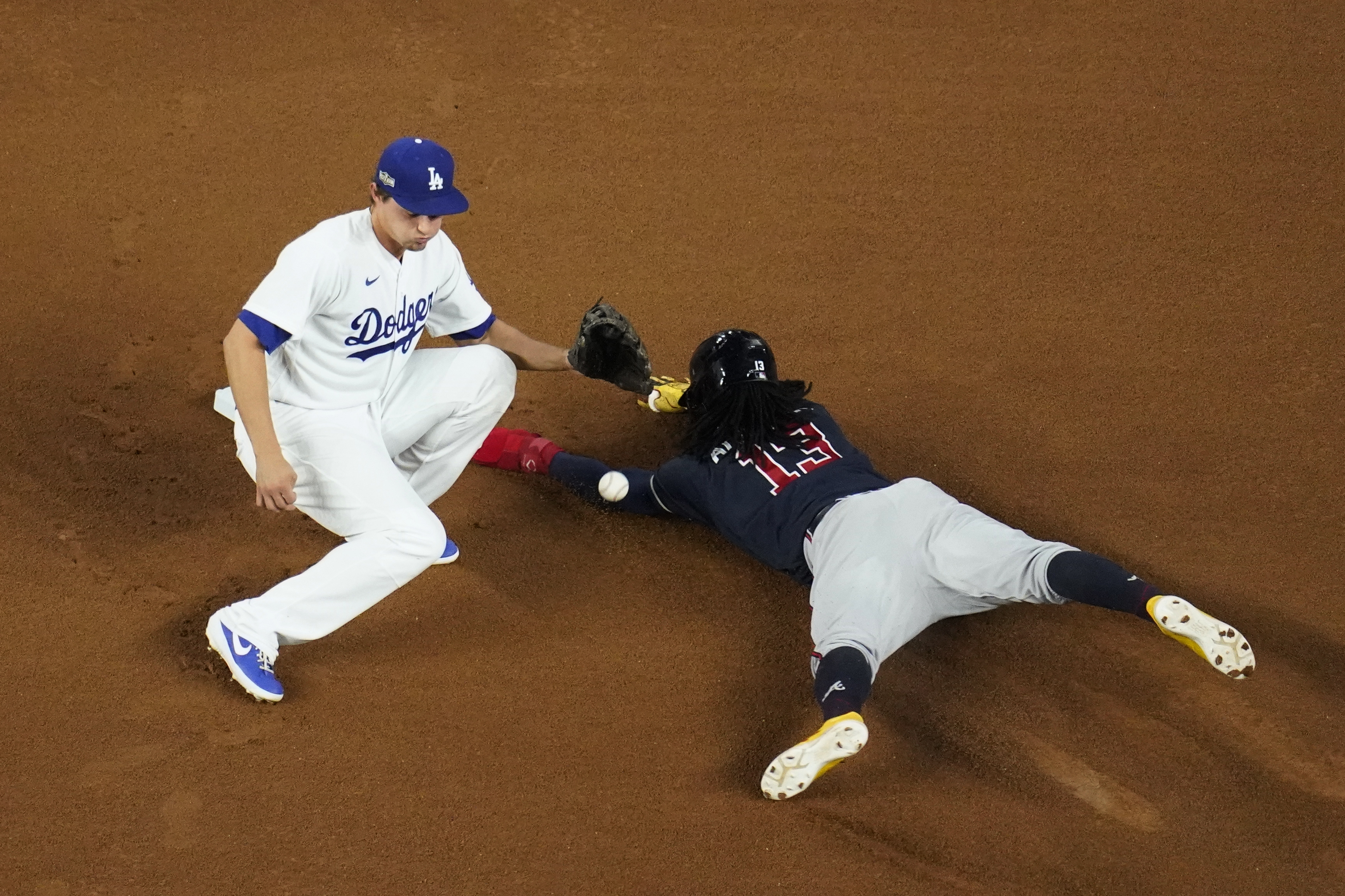 Bellinger HR sends Dodgers to 3rd World Series in 4 years