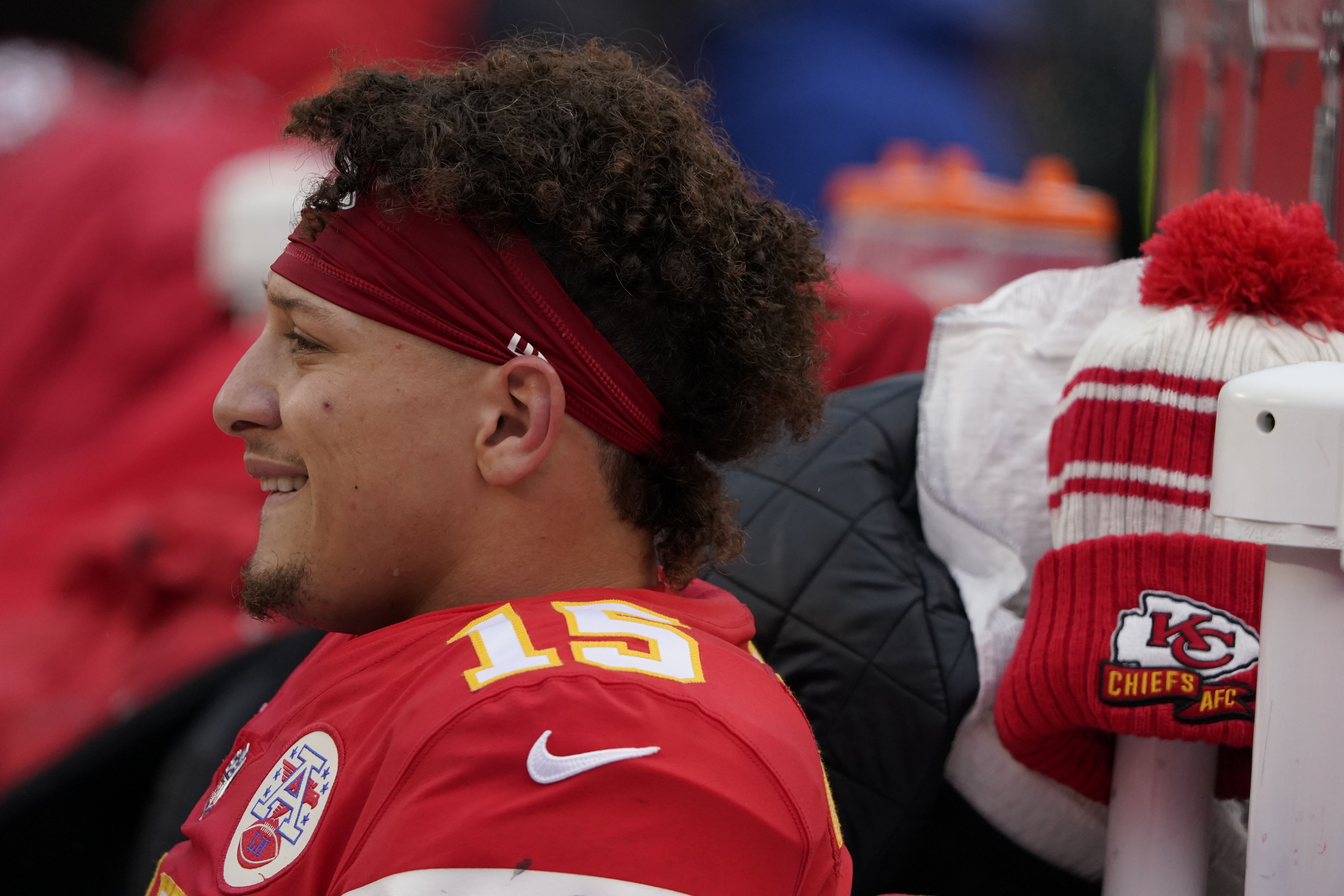 Chiefs' Mahomes hurts ankle, returns for 2nd half vs. Jags