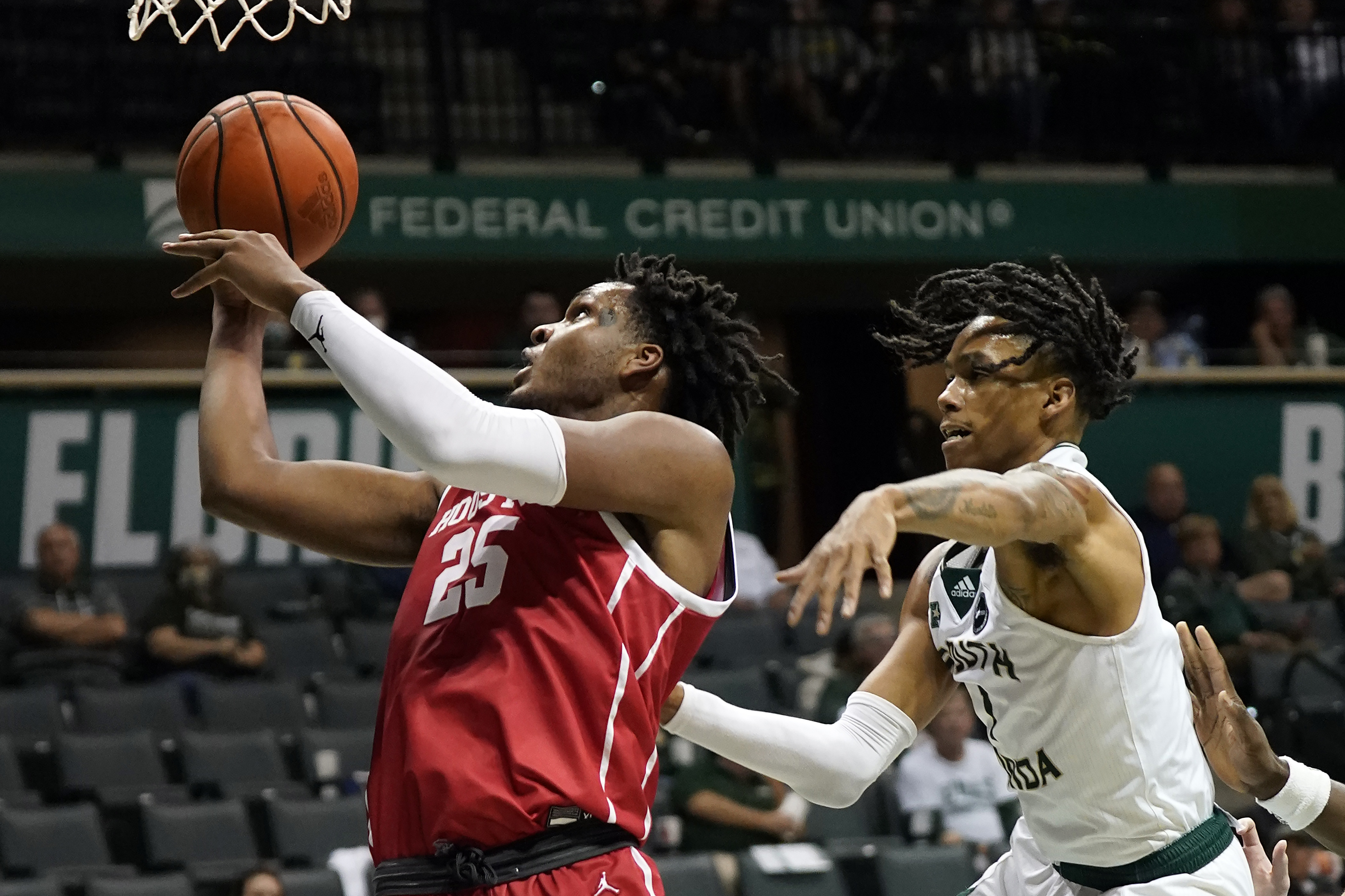 Looking Back: UH men's basketball top 5 performances of the 2019