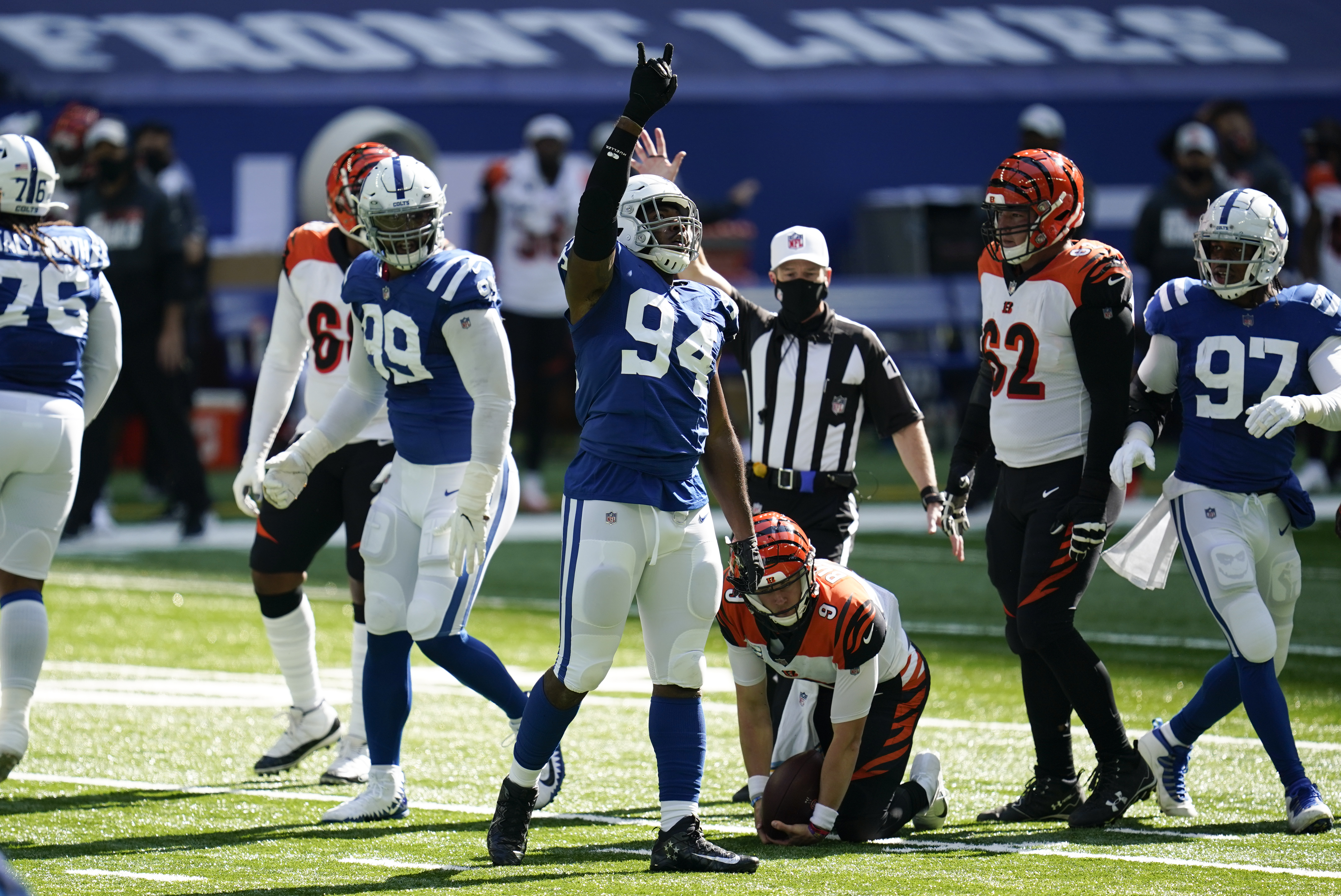 Rivers throw 3 TD passes as Colts rally past Bengals 31-27 rivers