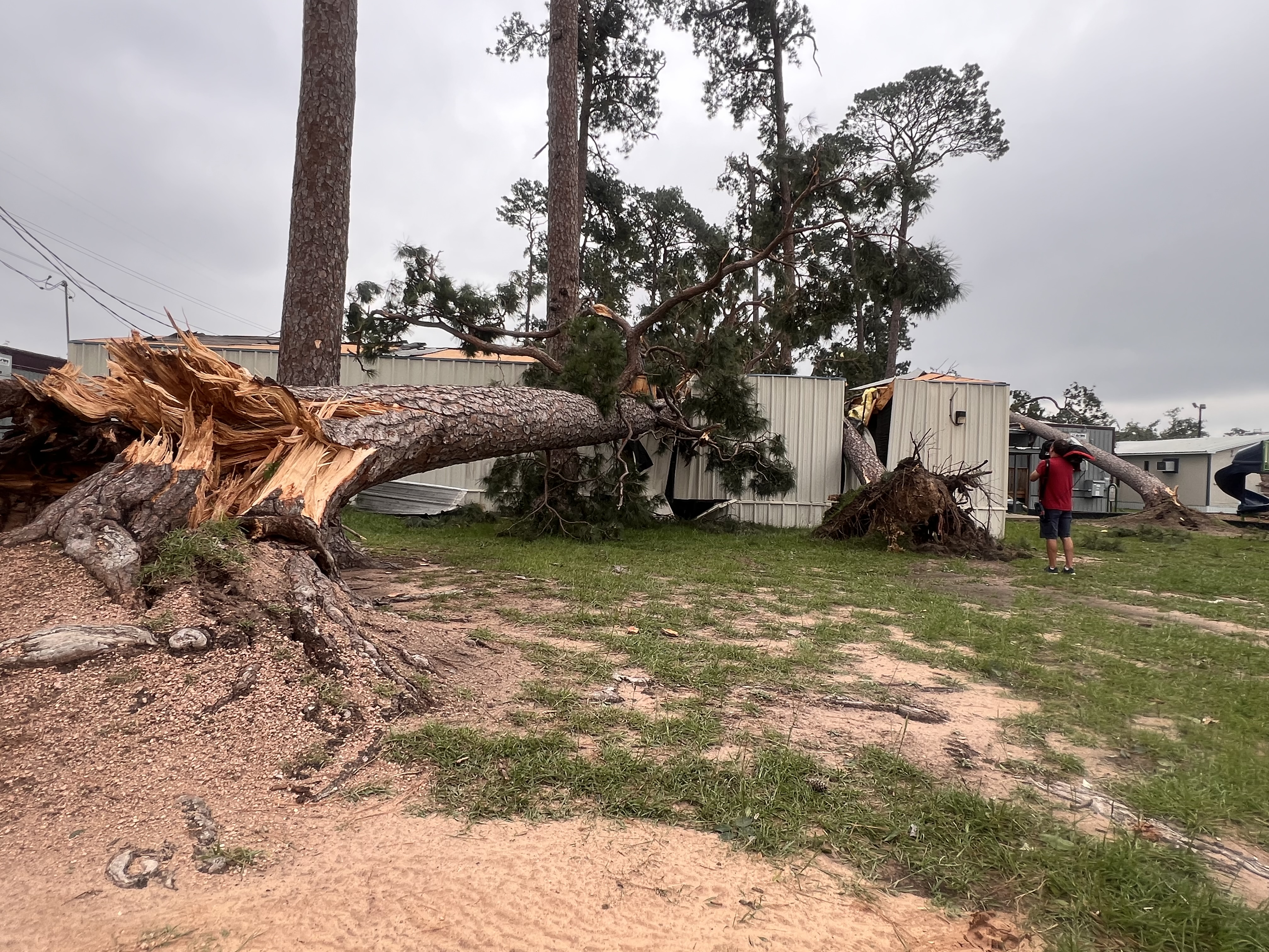 2 students injured in storm-related bus incident, hundreds of