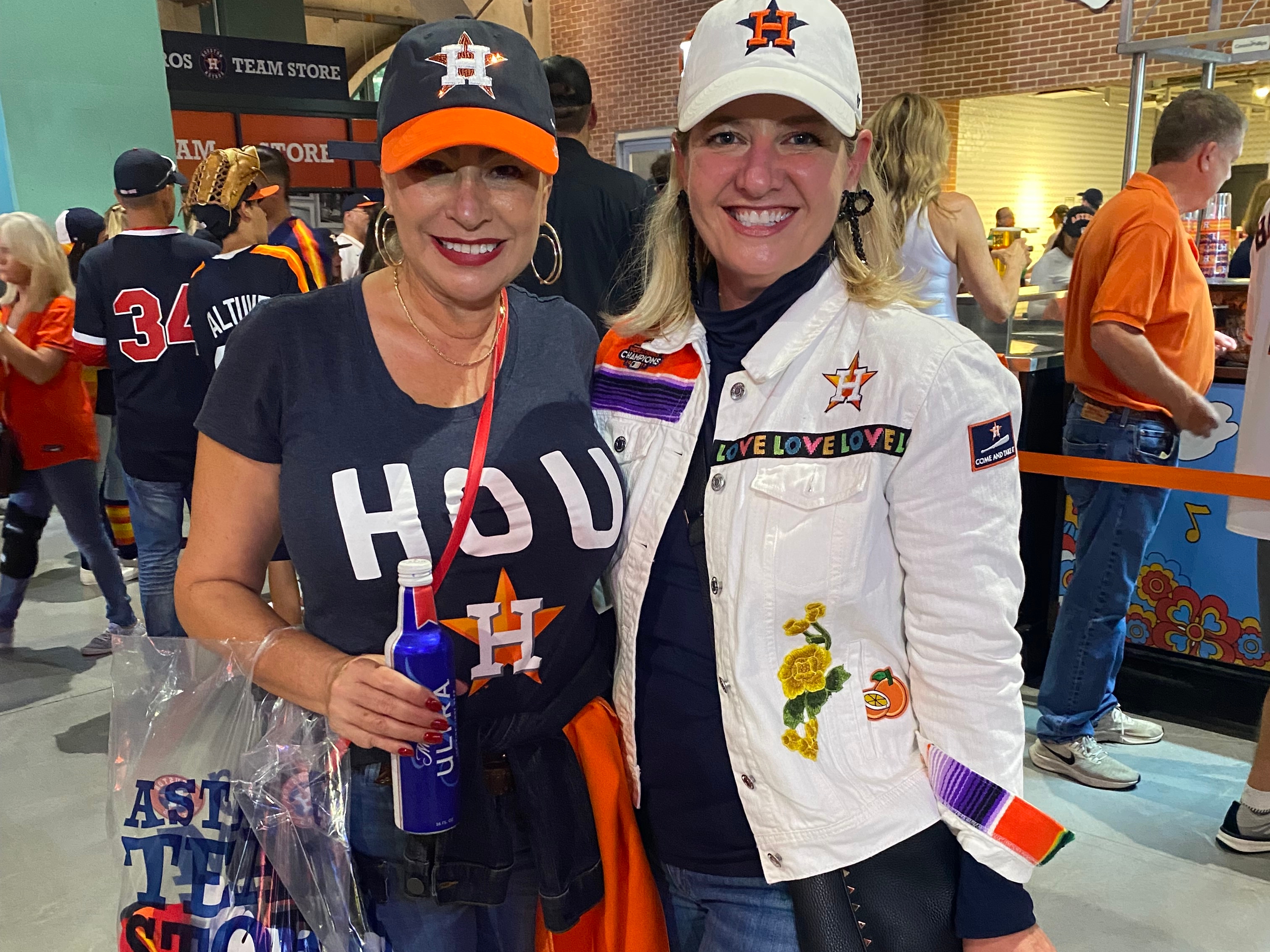 🔒 Looking sharp! Here are some of the best dressed Astros fans at Minute  Maid Park