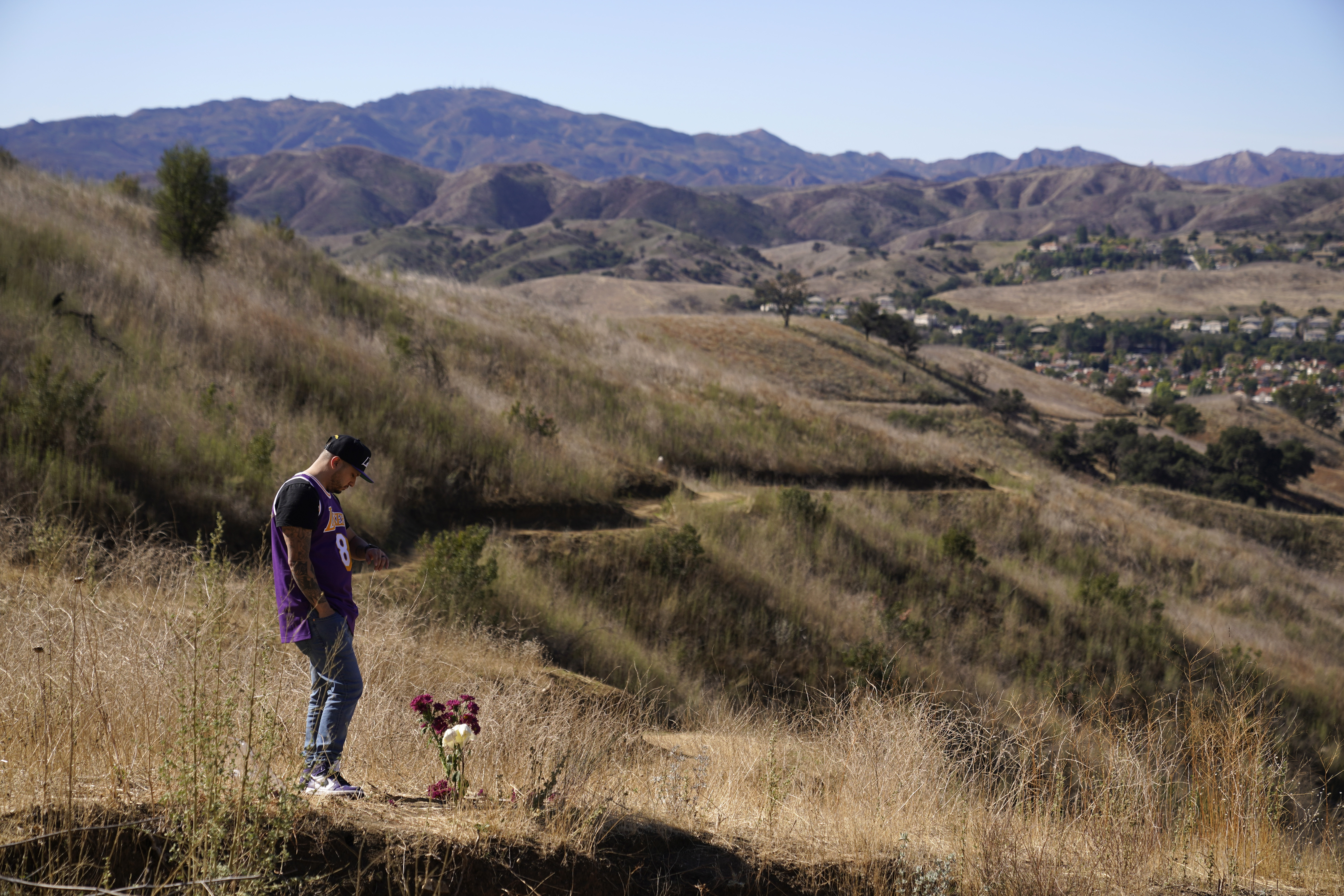 NTSB report: Pilot felt pressure to fly Kobe Bryant to game