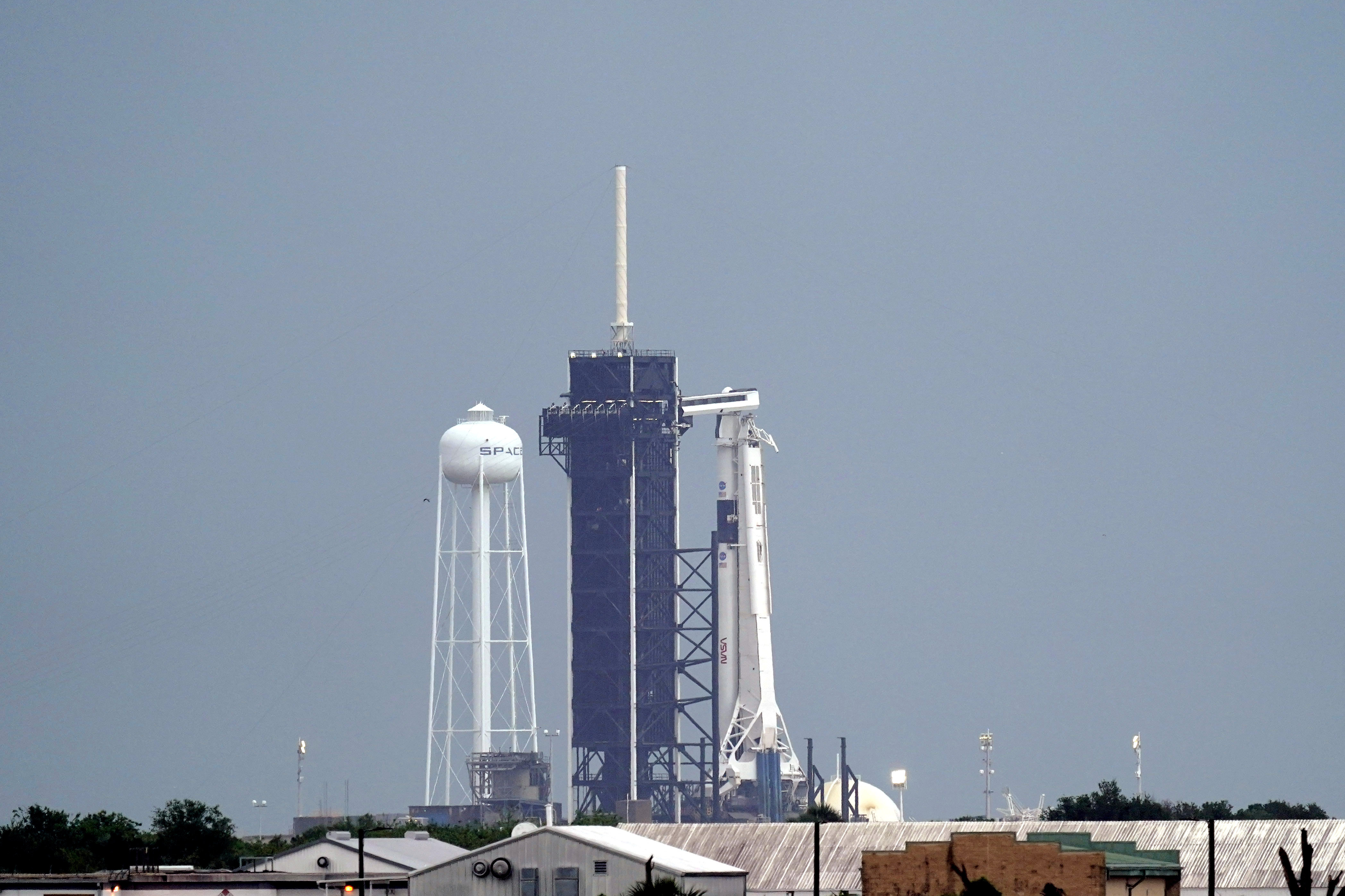 falcon 9 launch tower