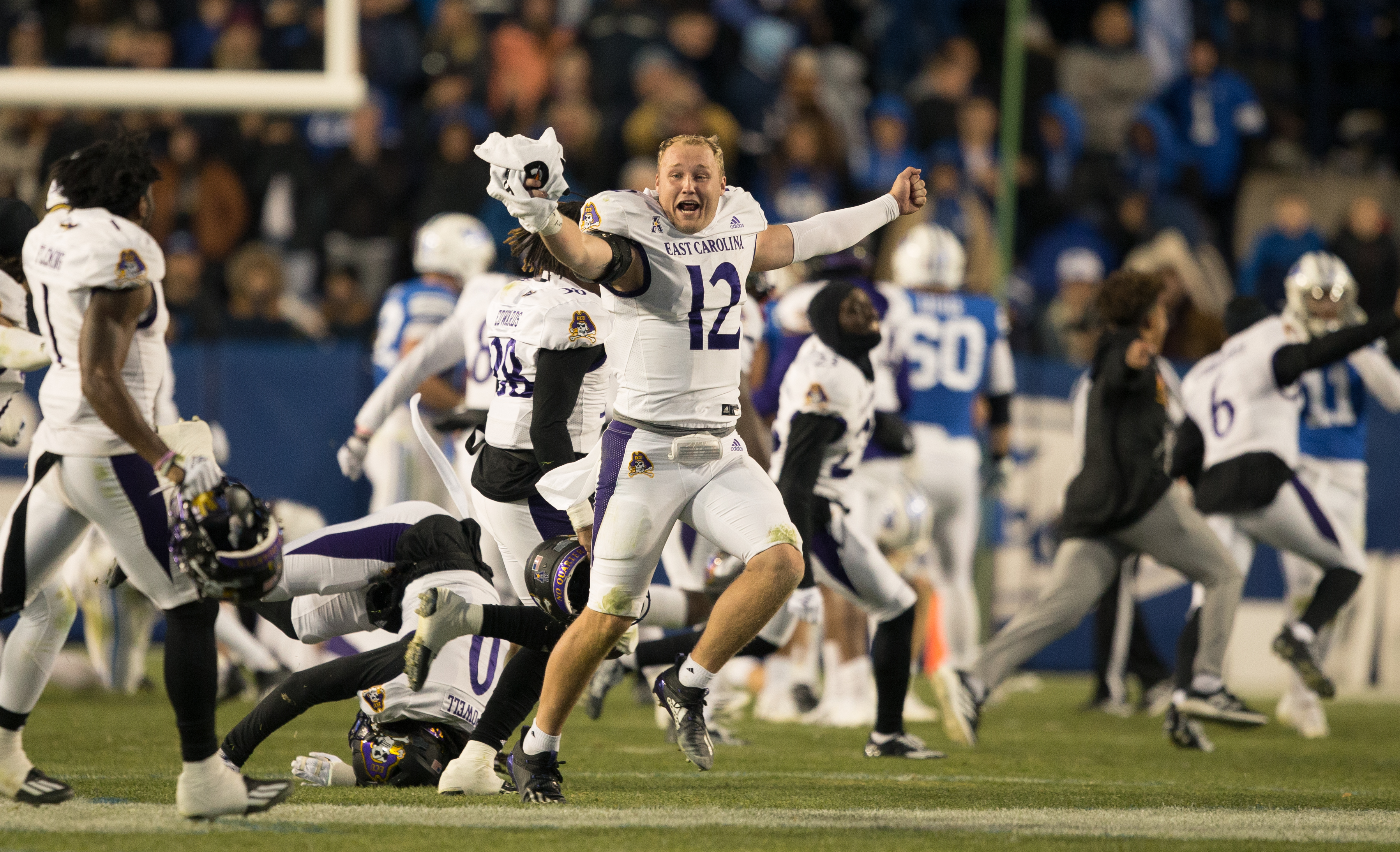 Aidan Hutchinson & David Ojabo have impressive NFL Combine performances -  Maize n Brew