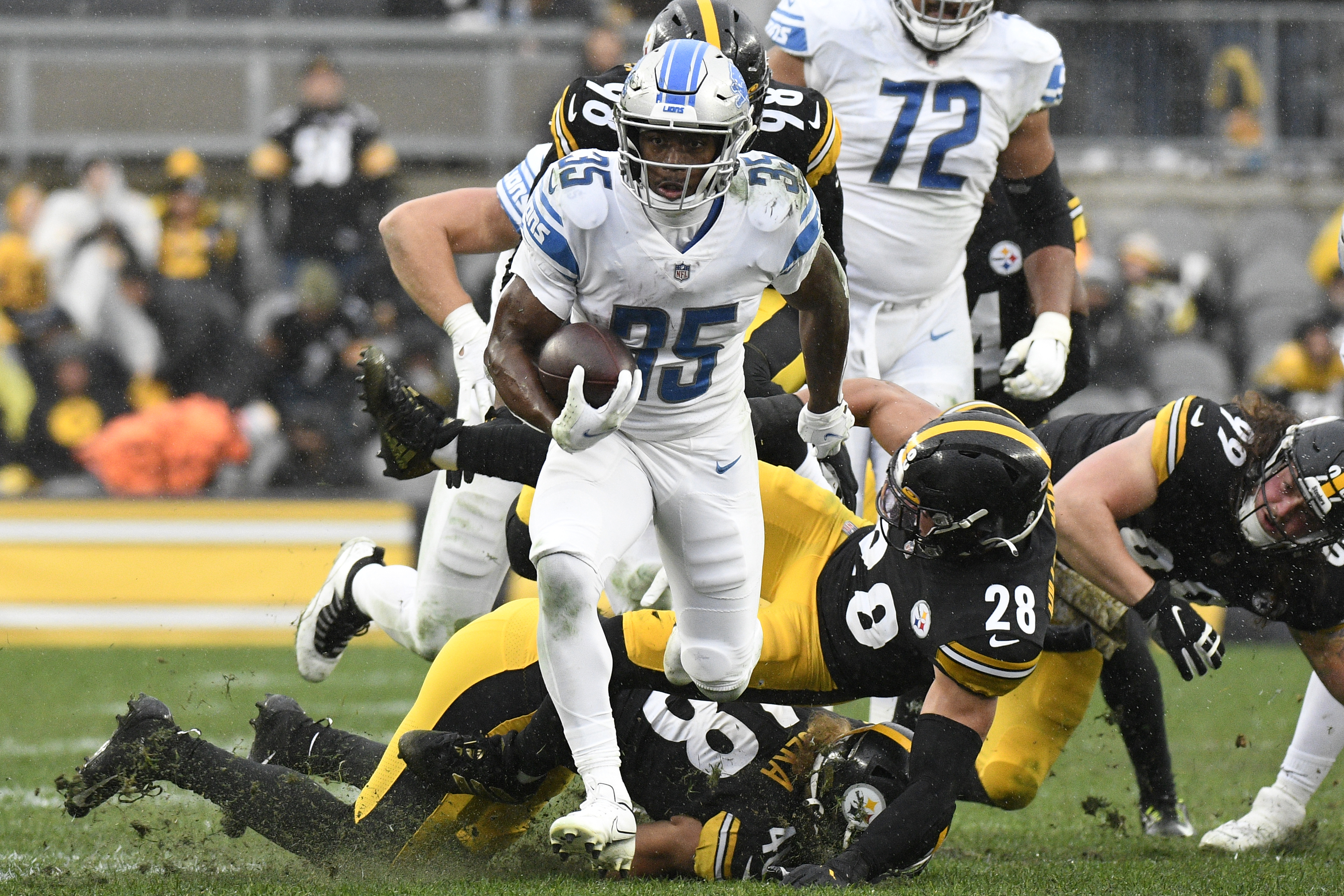 Comedy of errors as Steelers, Lions slog to tie