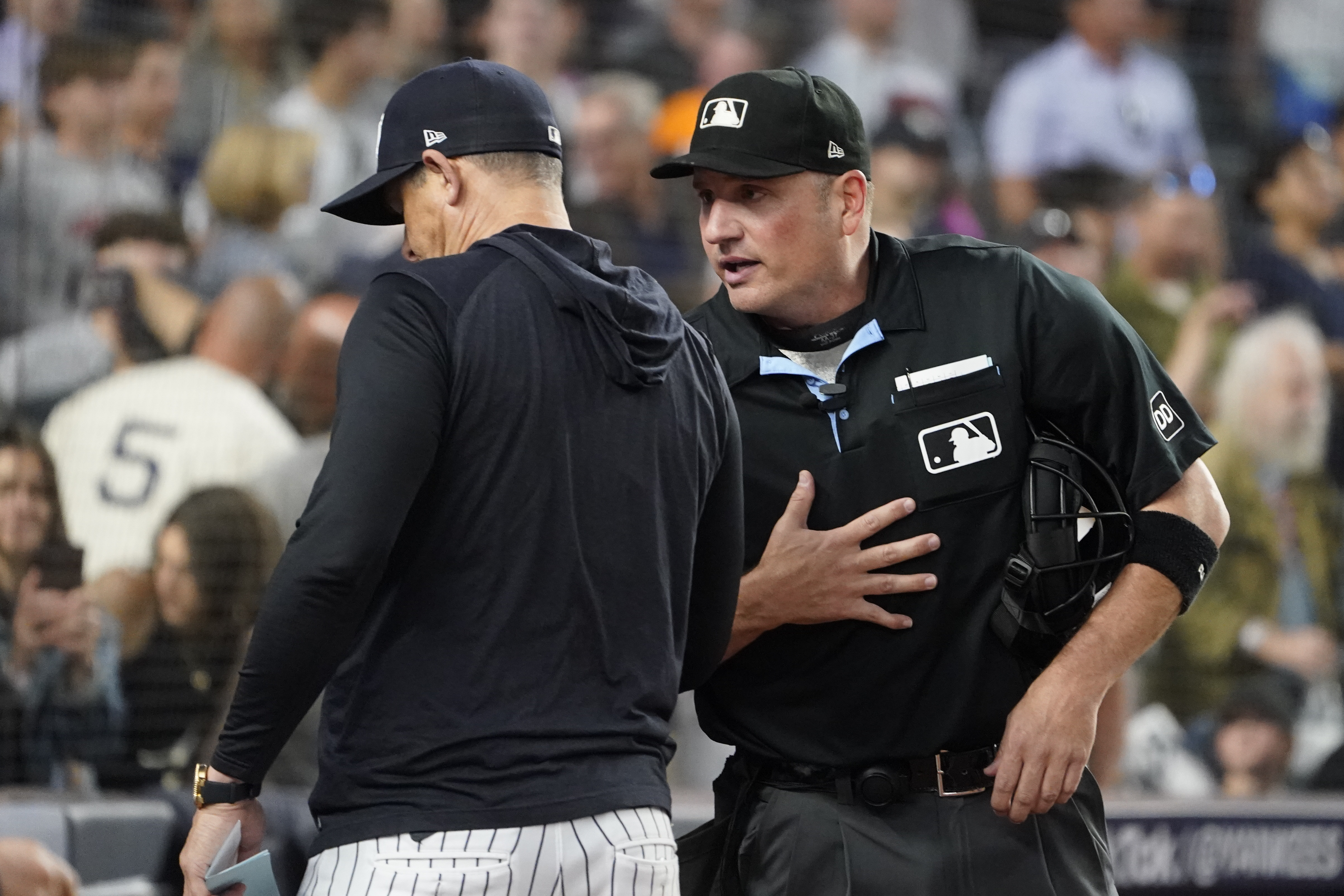 Wagging his finger at the Mariners, Cole stops the Yankees' 4-game skid  with a 3-1 win