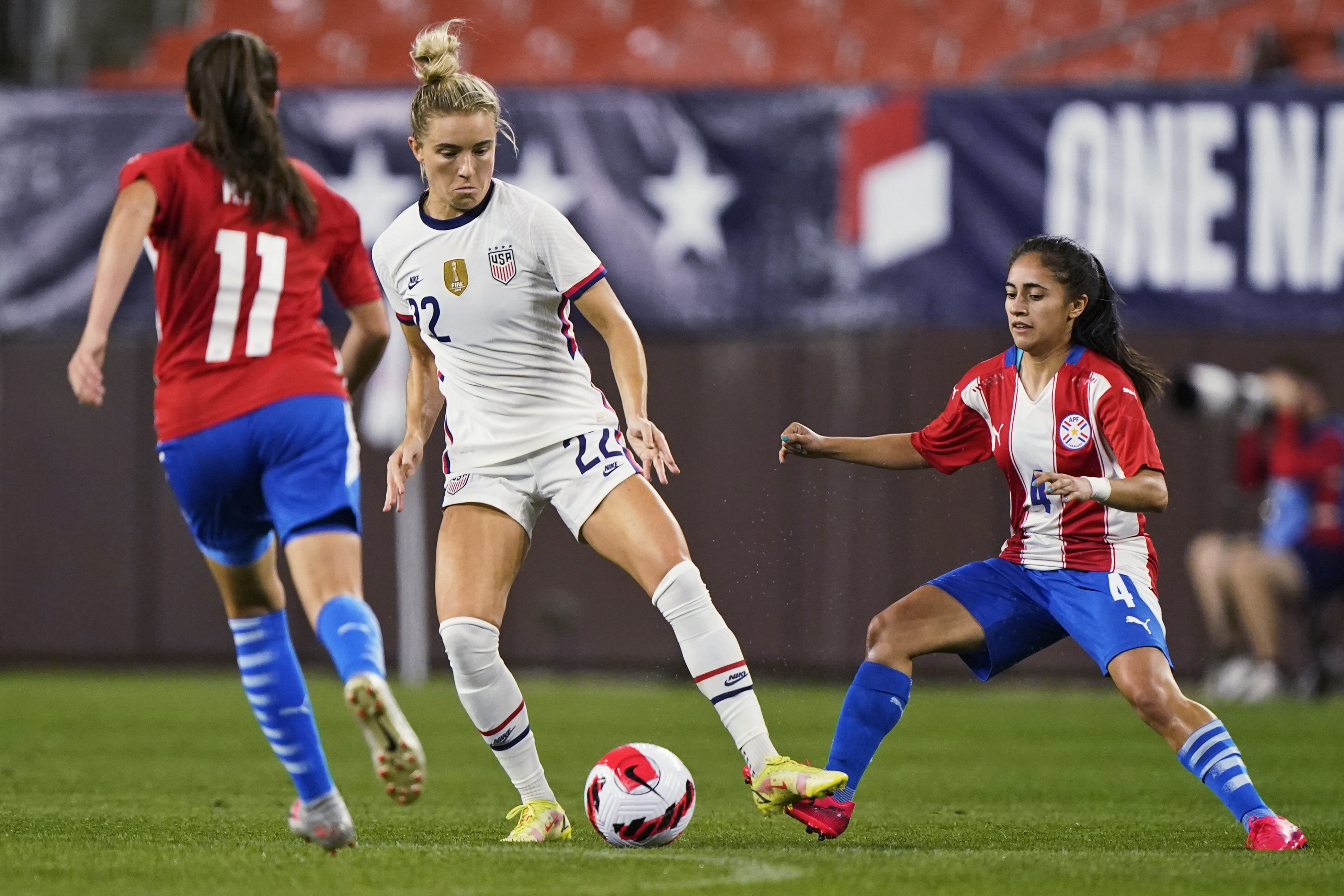 Carli Lloyd announces she will retire at the end of 2021