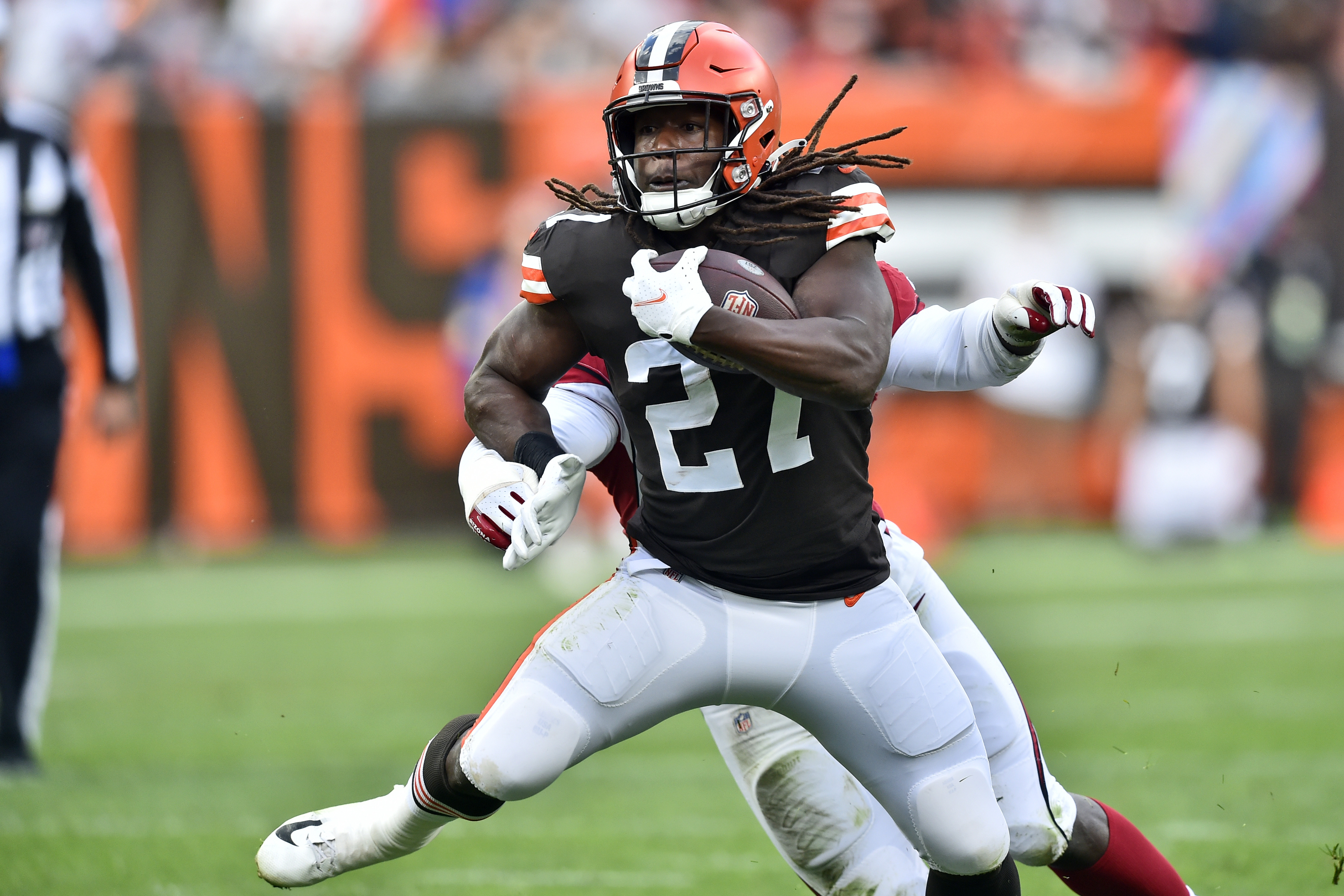 Watch Kareem Hunt rush for a 24-yard touchdown to give the Browns a 14-0  lead vs. the Panthers 