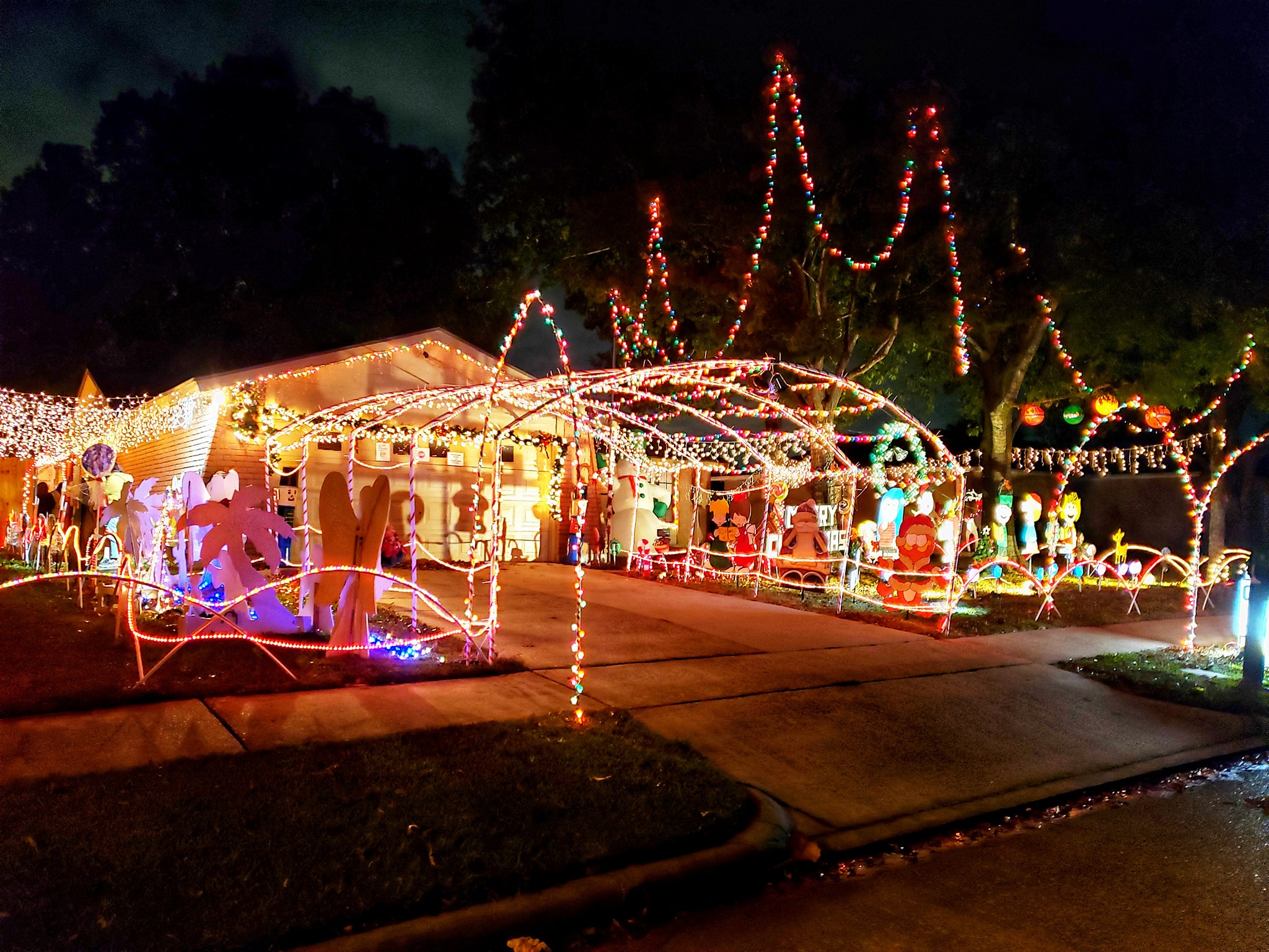 Video: Check out more than 100,000 lights at D&D Christmas Land holiday display in La Porte