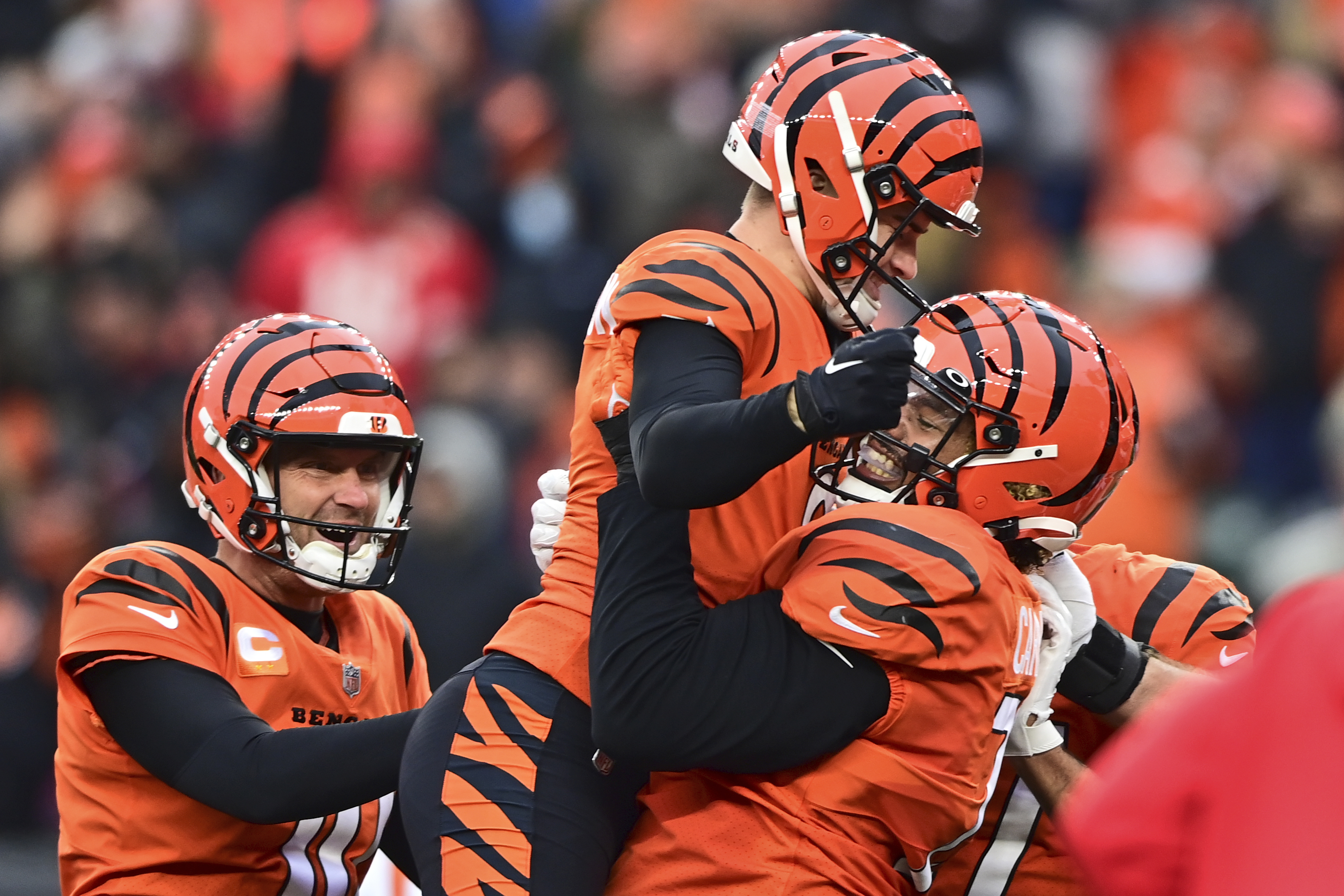 Bengals rally past Chiefs 34-31, clinch AFC North title National