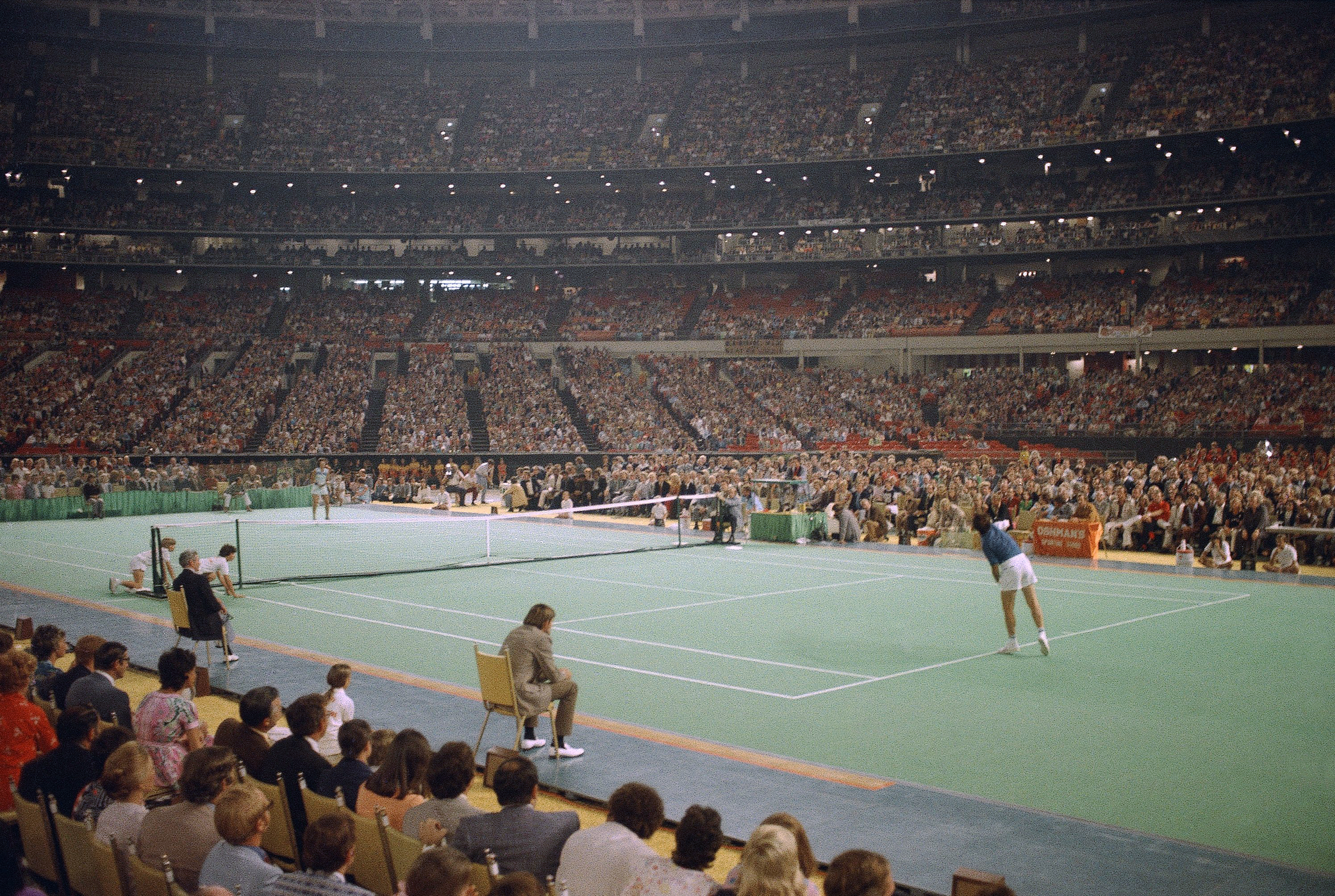 Astrodome Conservancy to commemorate 50th anniversary of historic 'Battle  of the Sexes' tennis match – Houston Public Media