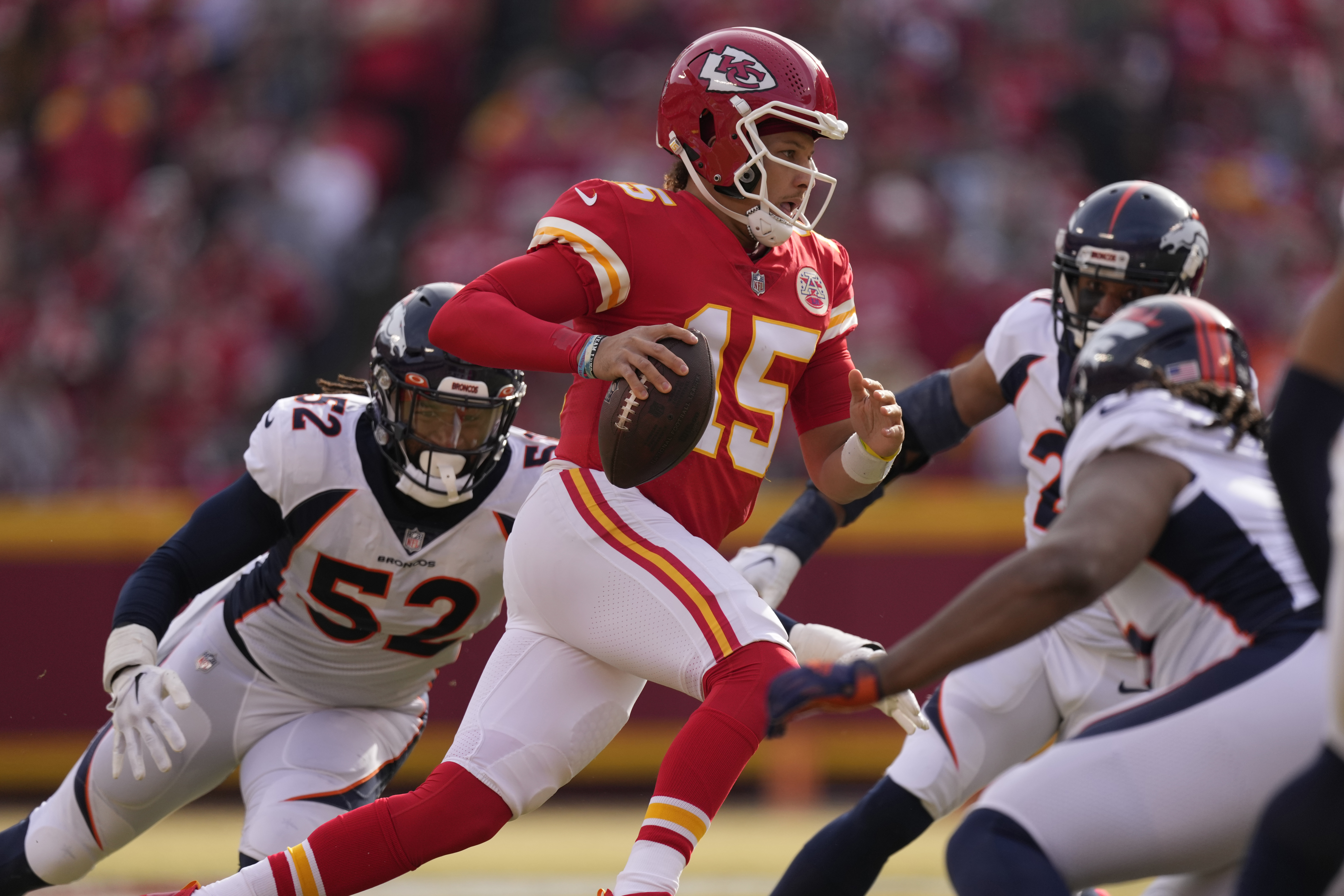 Kansas City Chiefs rally for 13th straight win over Broncos stay alive for  No 1 seed, NFL