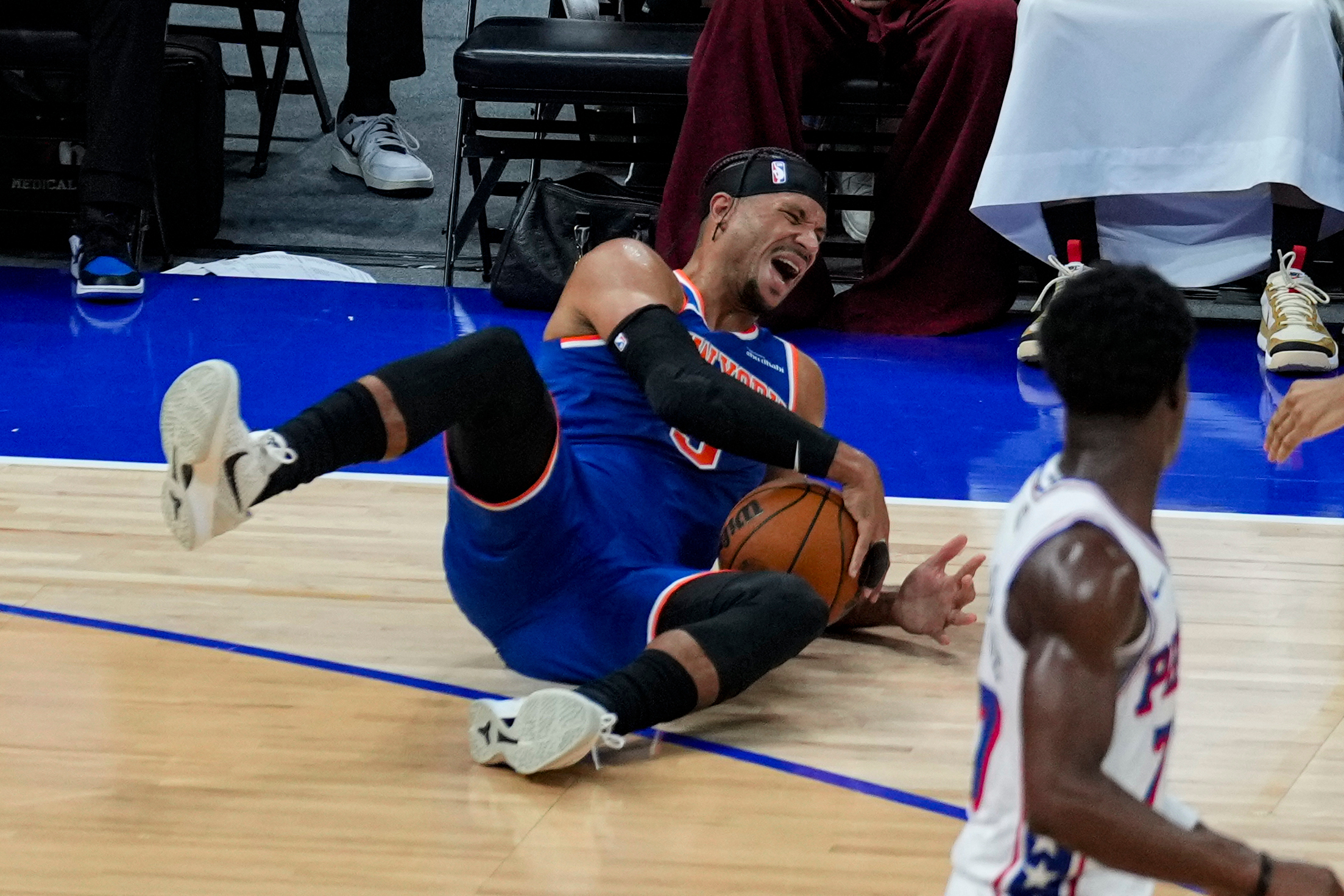 Josh Hart ejected from Knicks' preseason game after slipping to