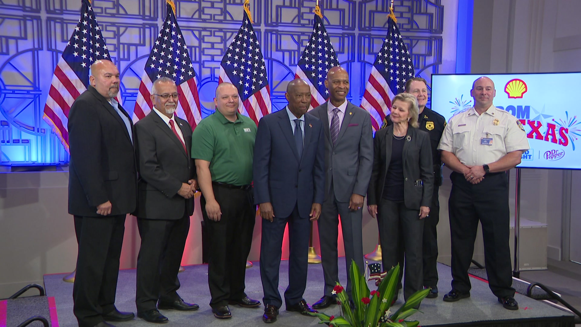 Mayor Turner to lead Houston's 2023 Thanksgiving Day parade alongside  Rockets legends Calvin Murphy and Rudy Tomjanovich