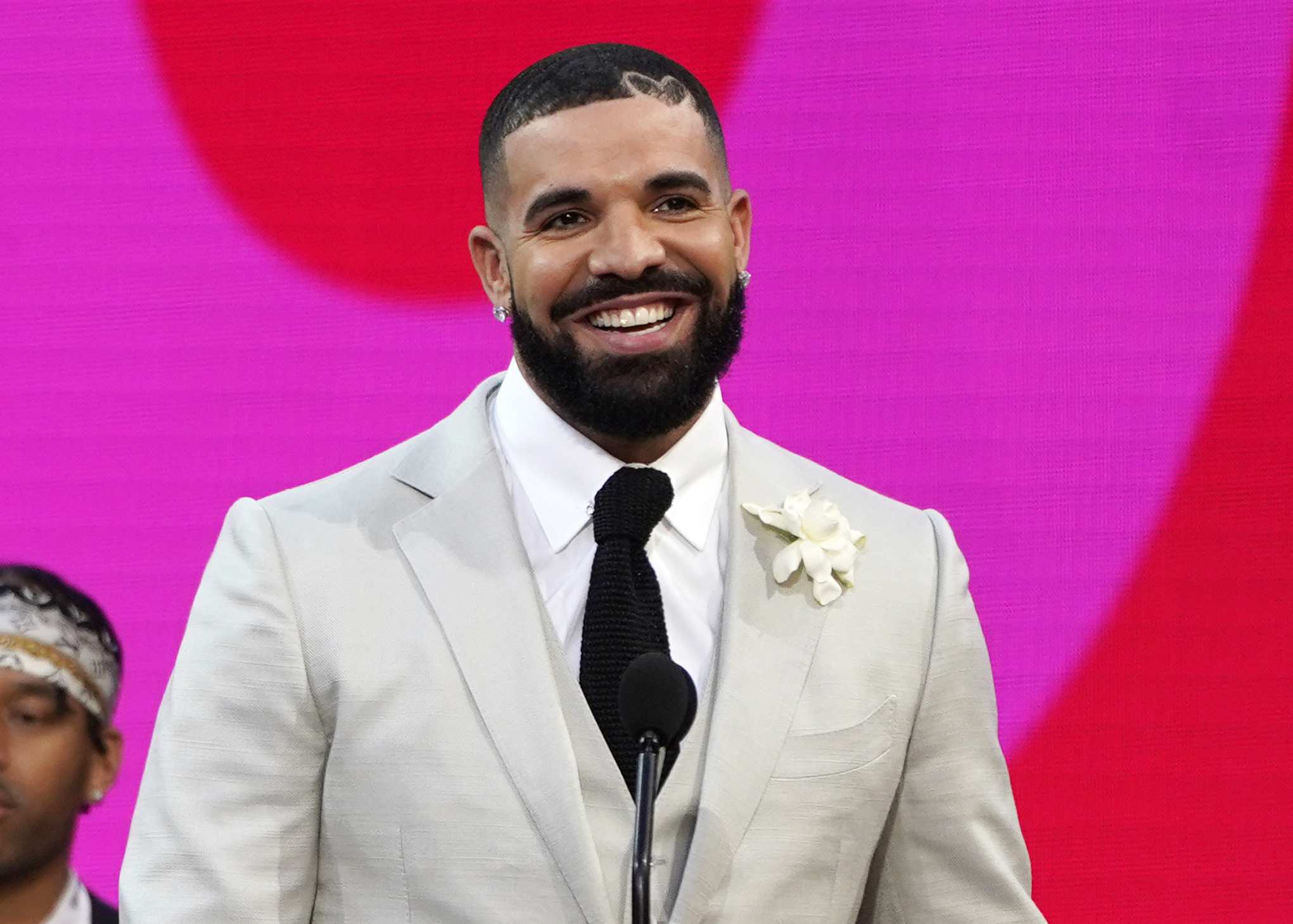 Drake reportedly announces he's moving to Houston during concert