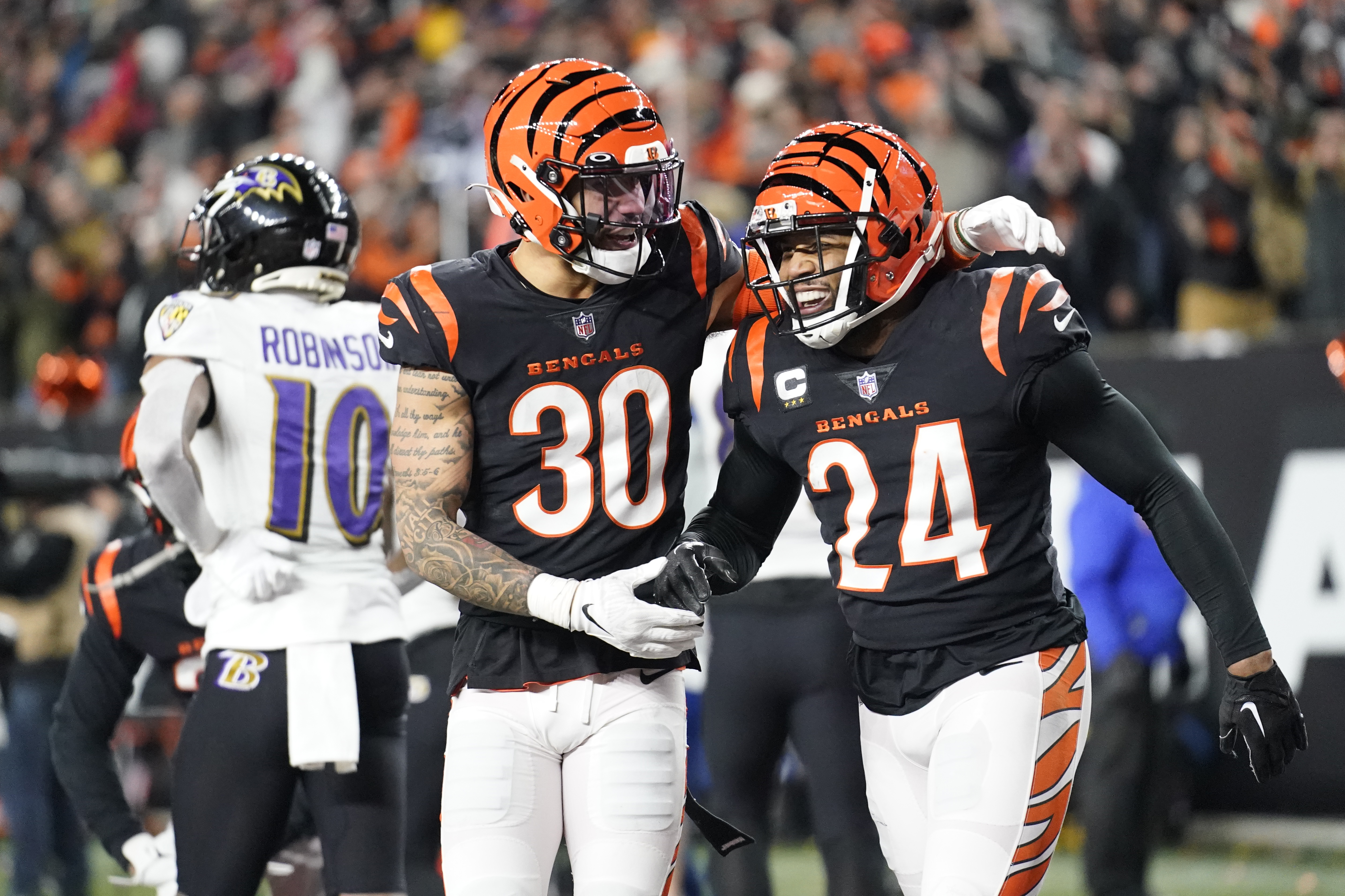 Cleveland Browns cornerback Denzel Ward (21) watches a replay