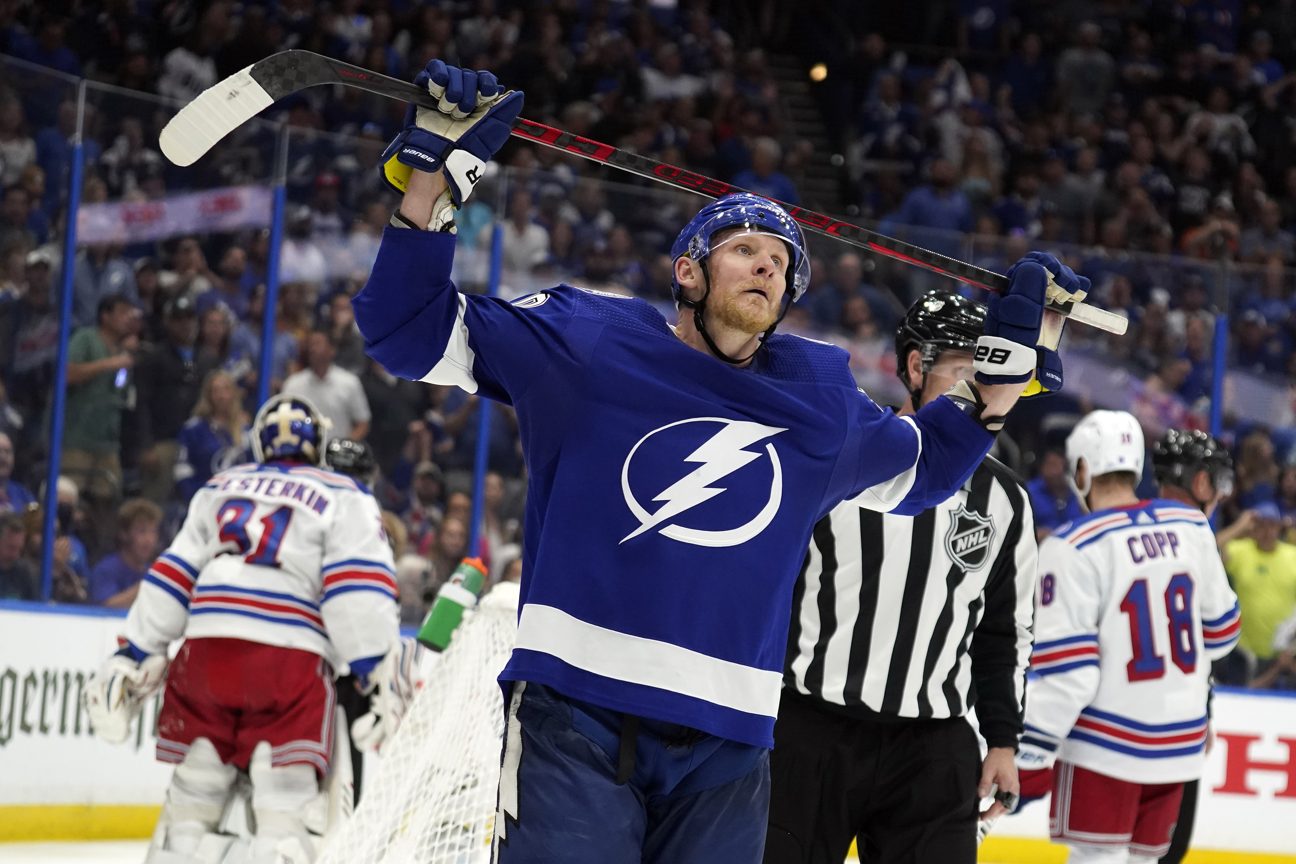 Palat scores late, Lightning beat Rangers 3-2 in Game 3