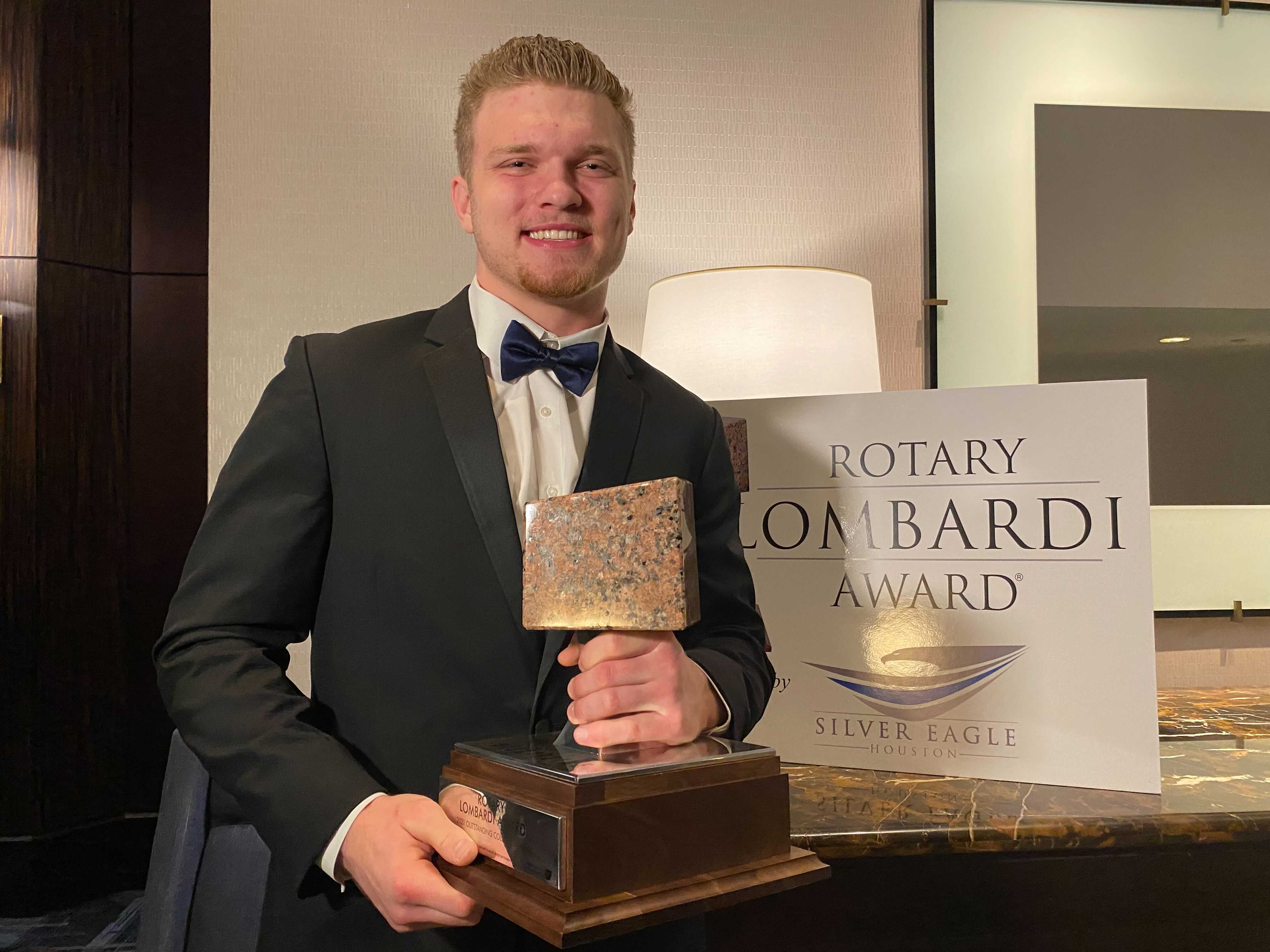 Michigan's Aidan Hutchinson wins Lombardi Award