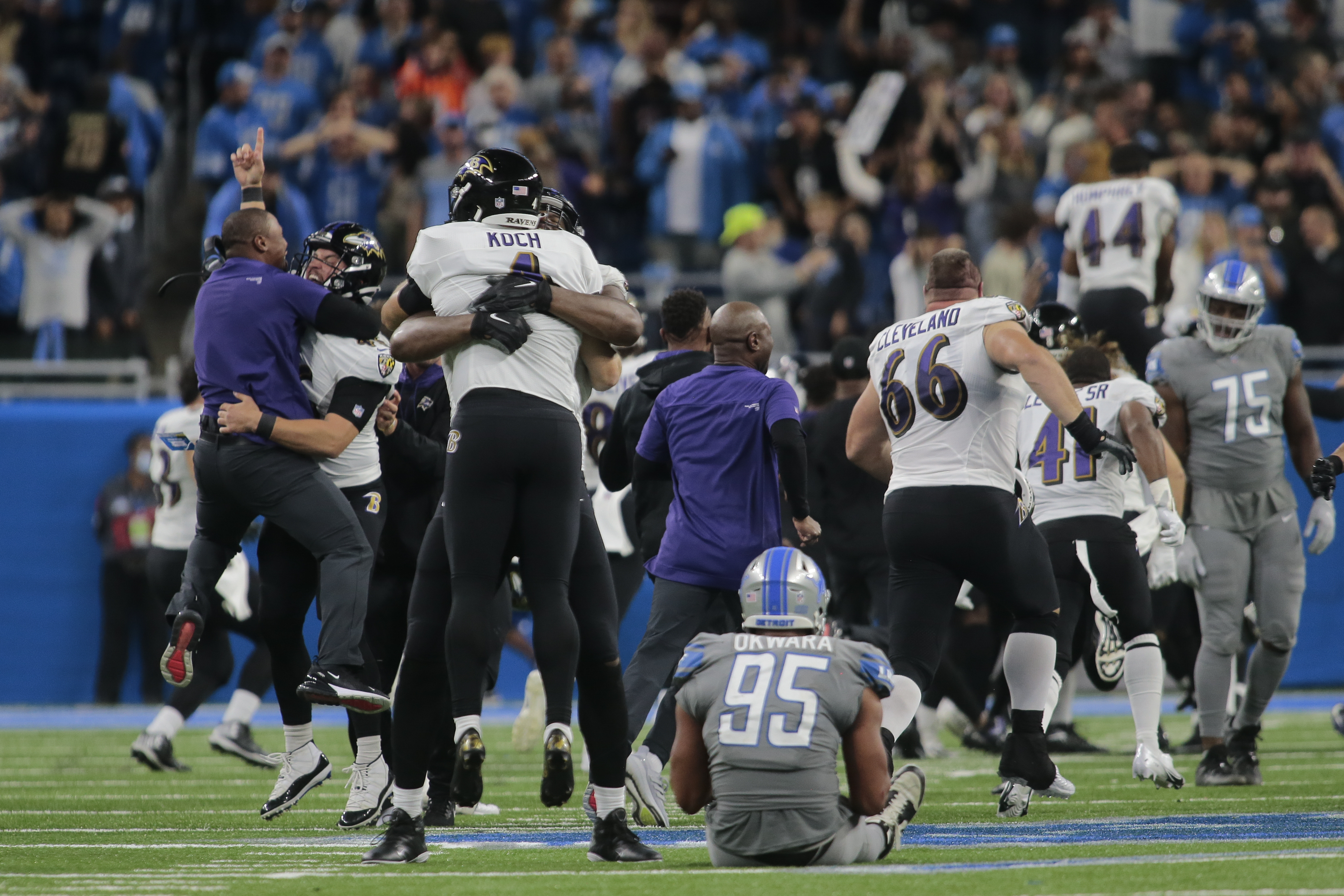 Justin Tucker: Ravens kicker sets NFL-record with monstrous 66-yard  game-winning field goal