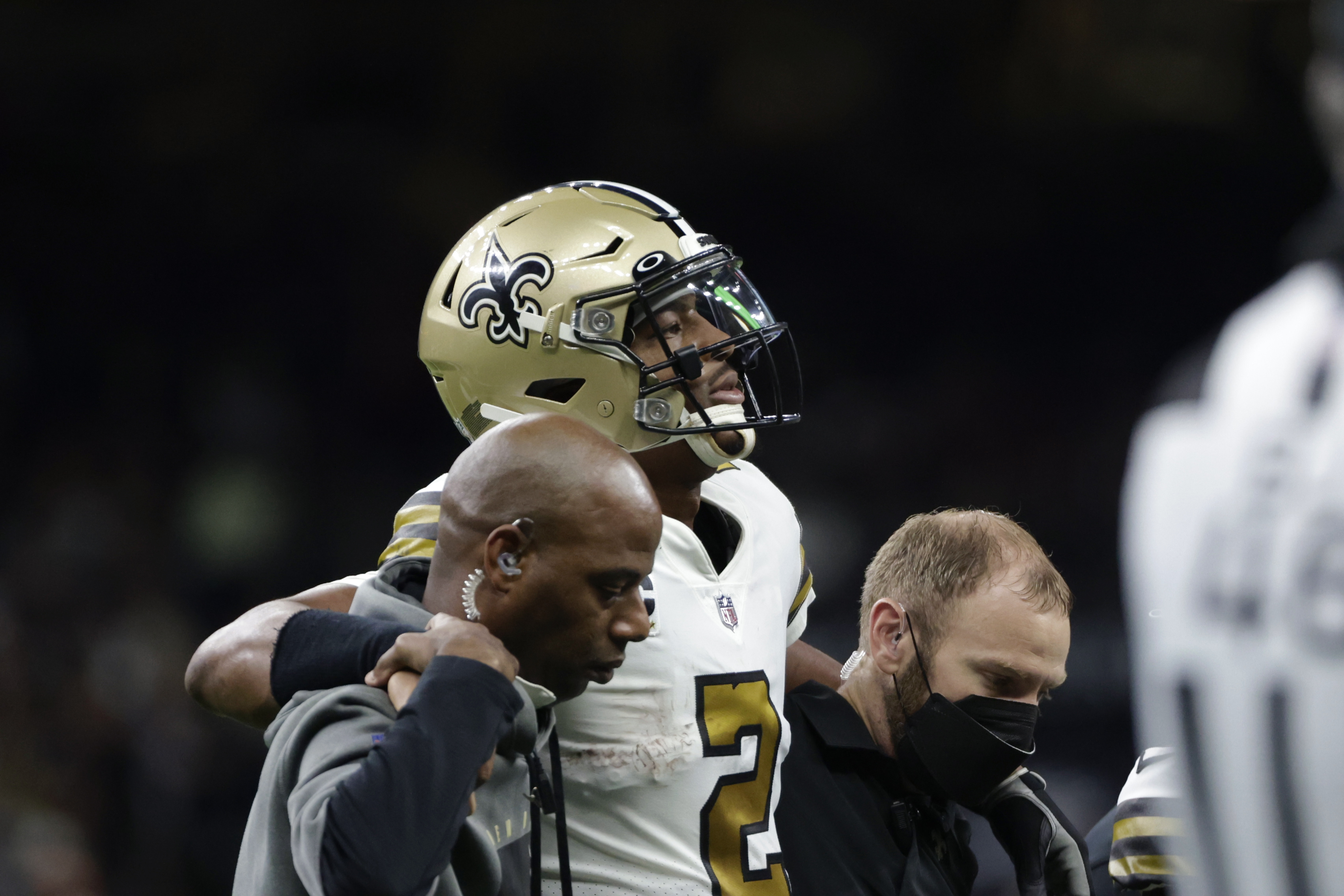 Saints QB Jameis Winston (knee) carted to locker room vs. Bucs