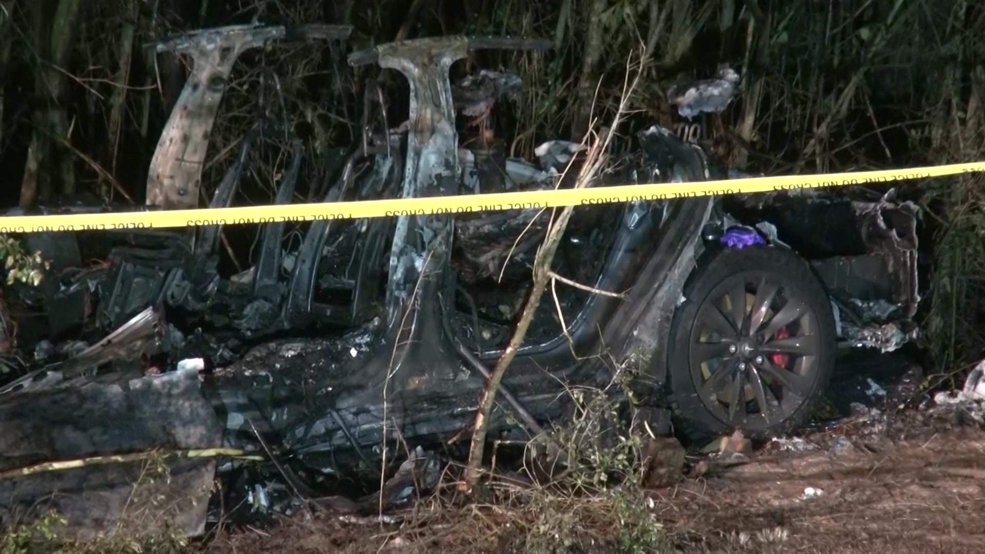 No one was driving' in Tesla crash that killed two men in Spring, Texas:  Report