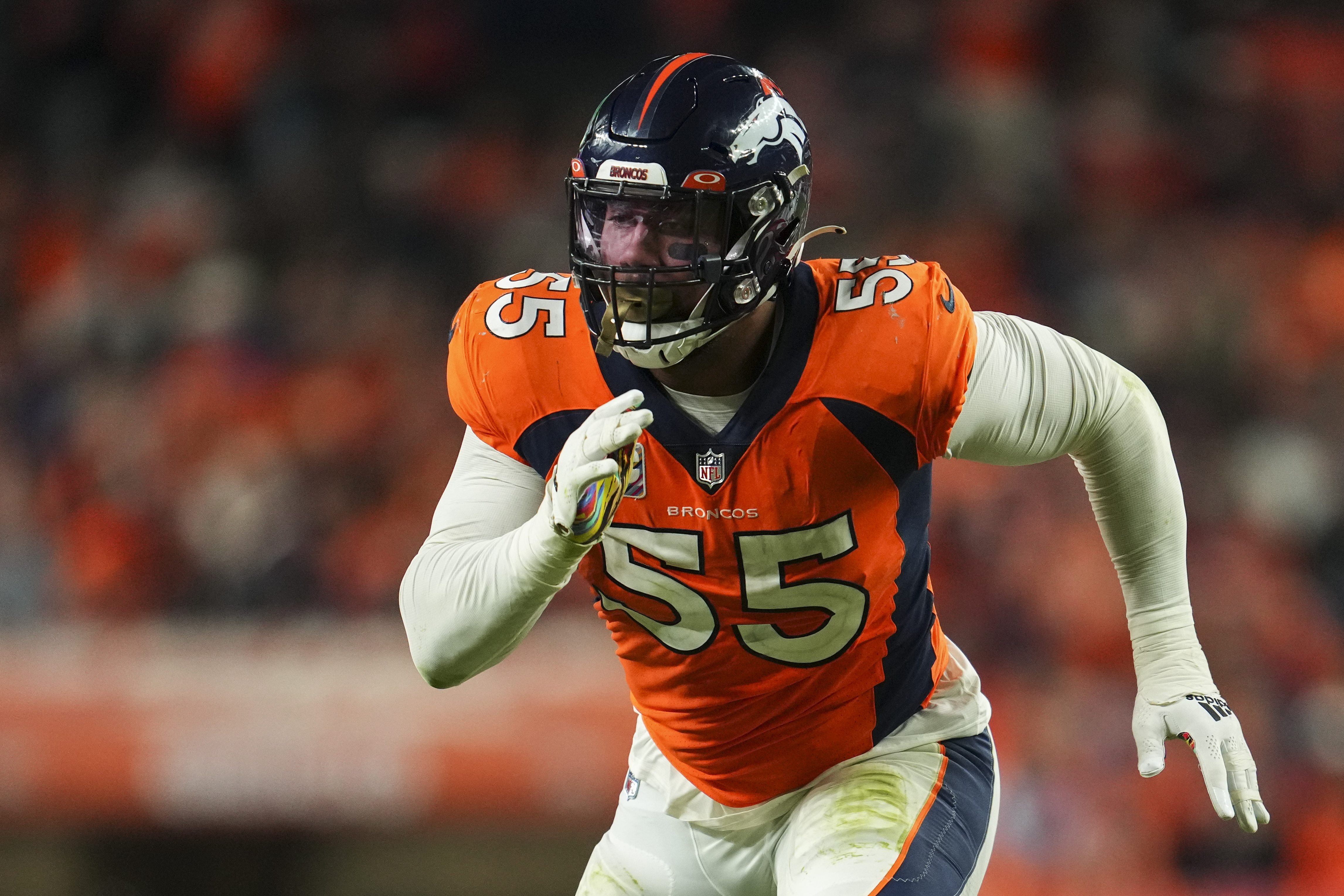 Miami Dolphins trading for Denver Broncos LB Bradley Chubb