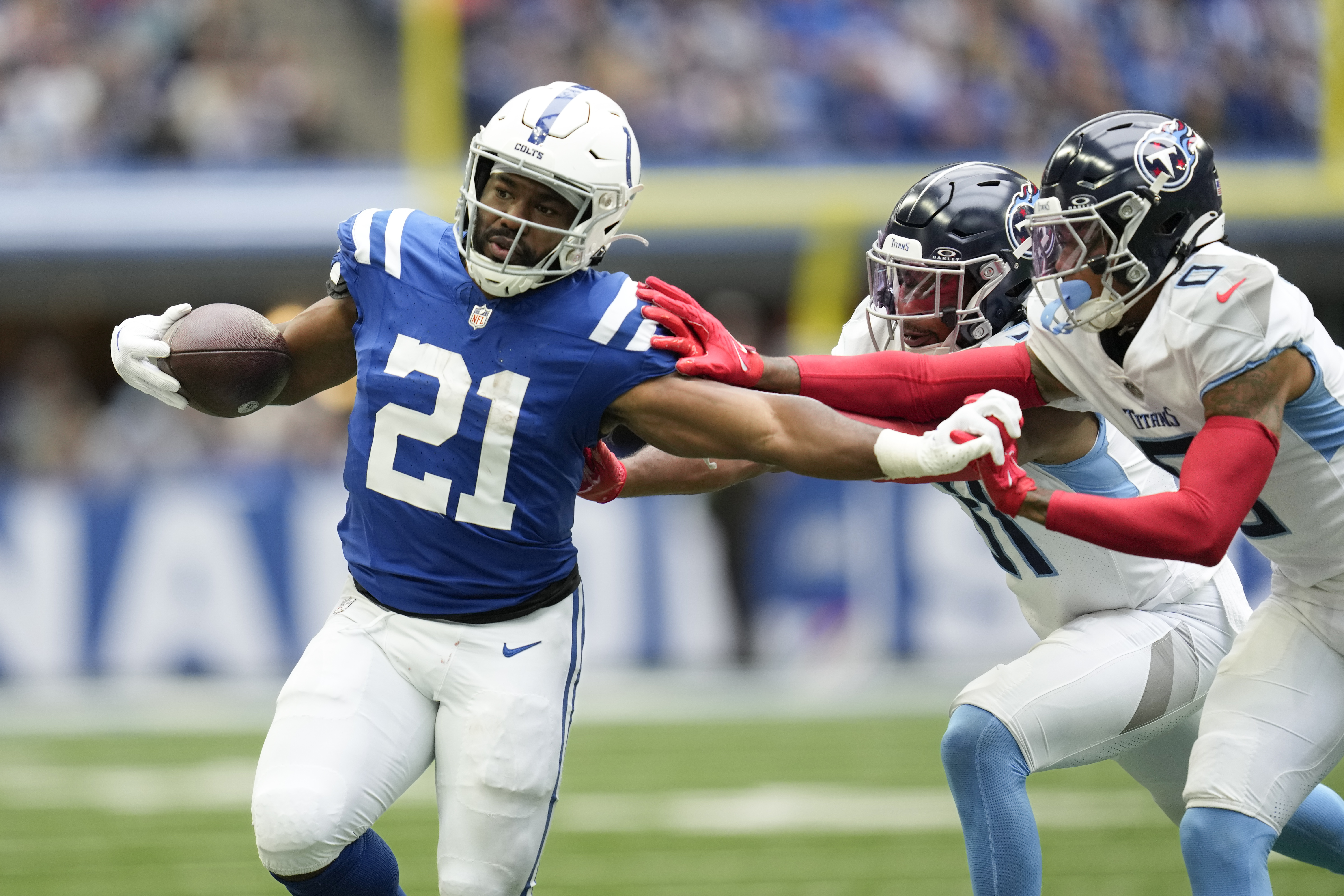 Richardson scores twice before leaving with concussion as Colts