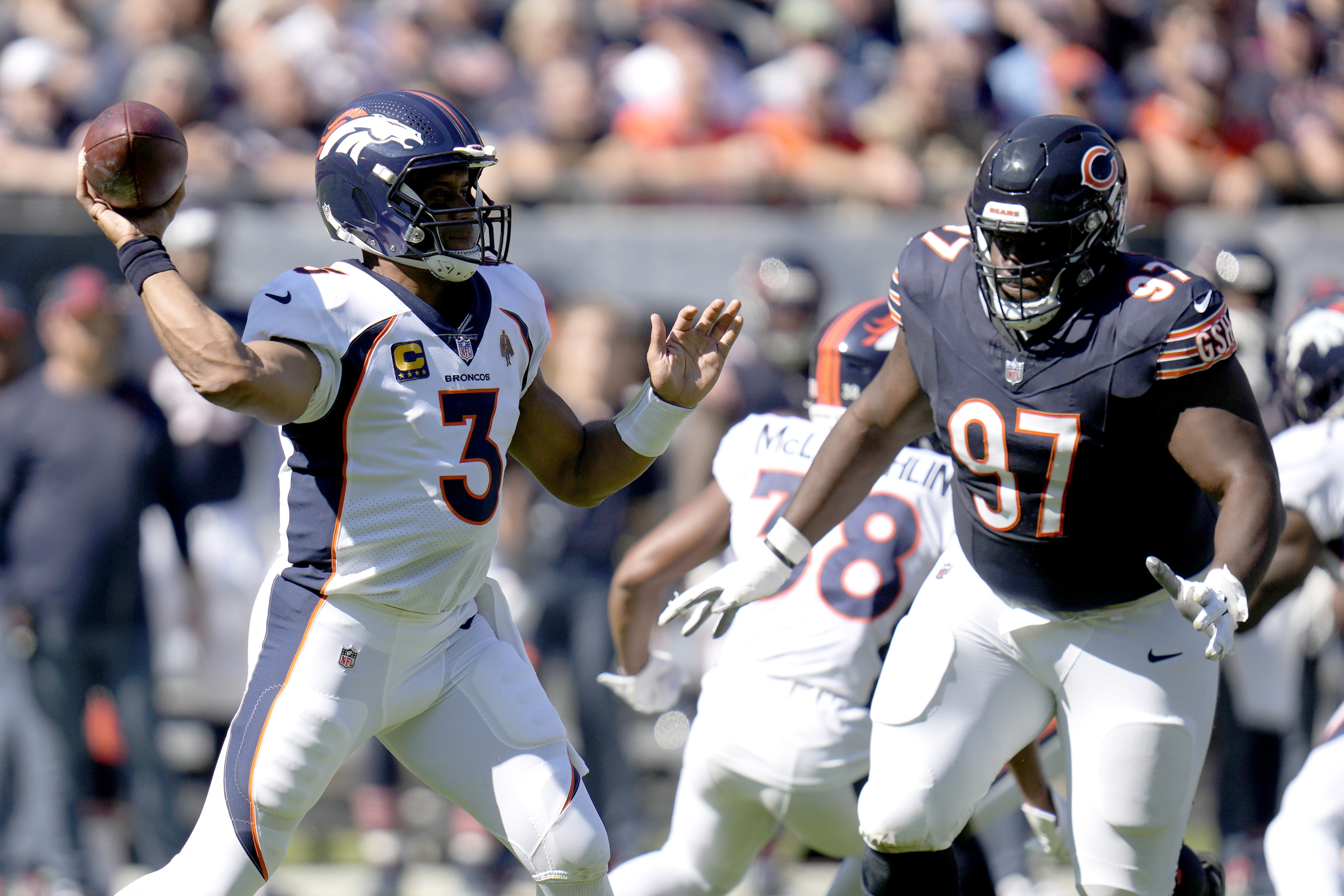 Video of Broncos' Russell Wilson's 51-yard pass to Courtland