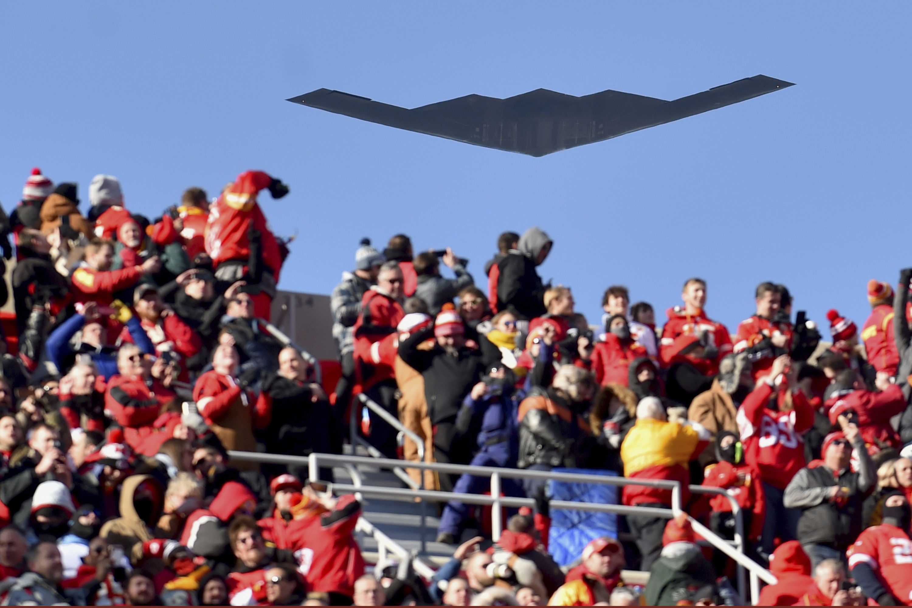 B-2 Spirit performs flyover before AFC Divisional Playoff game > Kirtland  Air Force Base > News