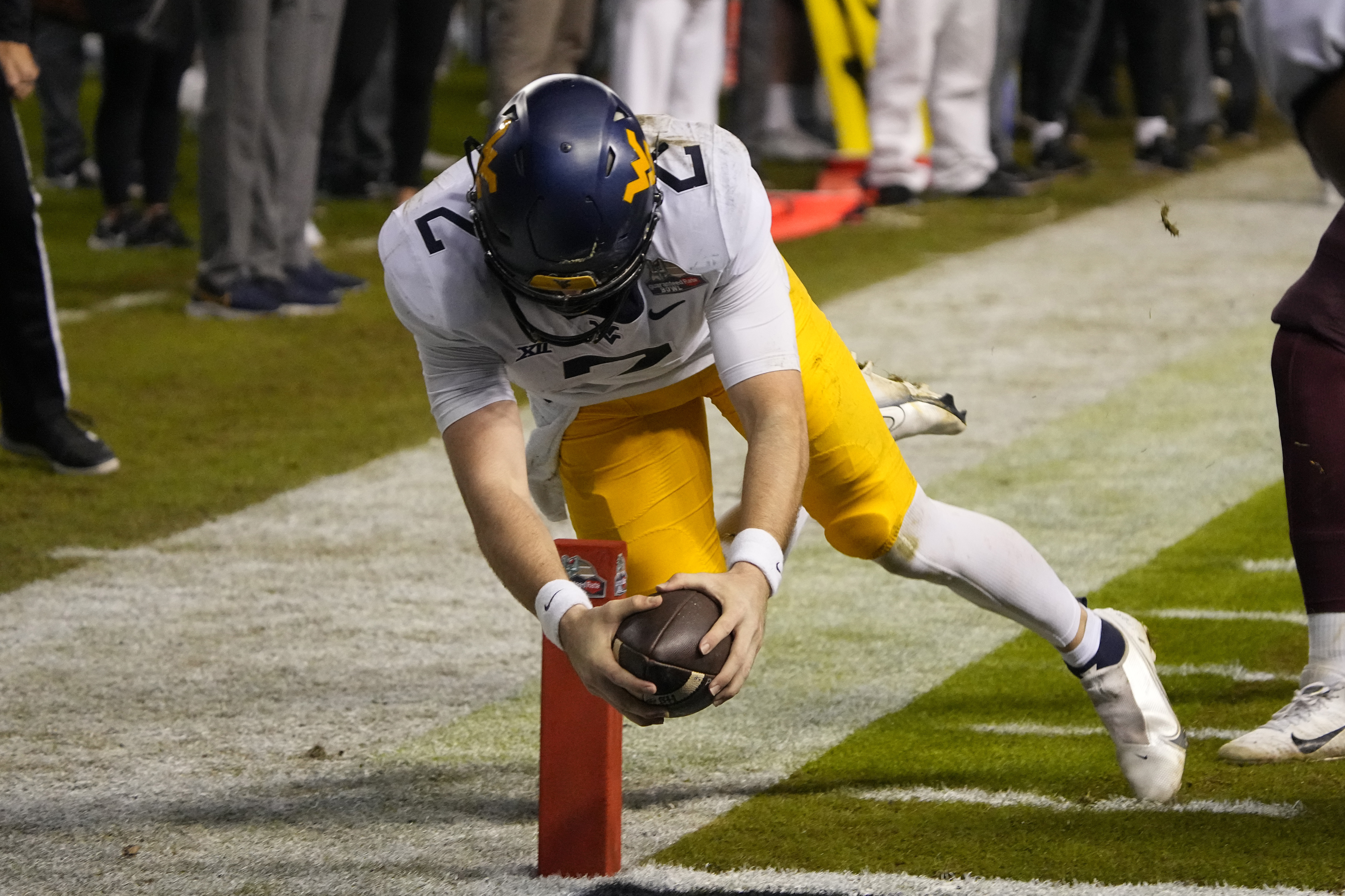 A 6-foot-9, 380-pound touchdown for Minnesota's Daniel Faalele