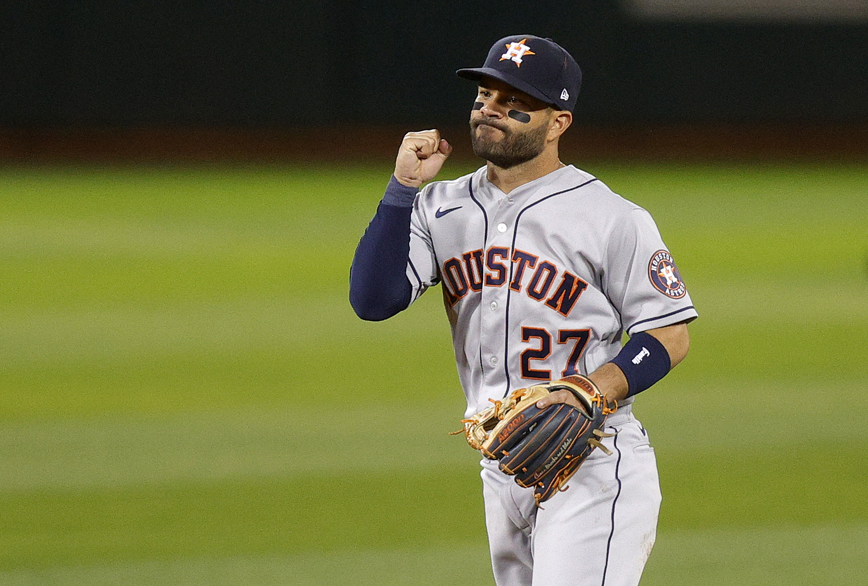 Altuve likely to return to Astros lineup early this week