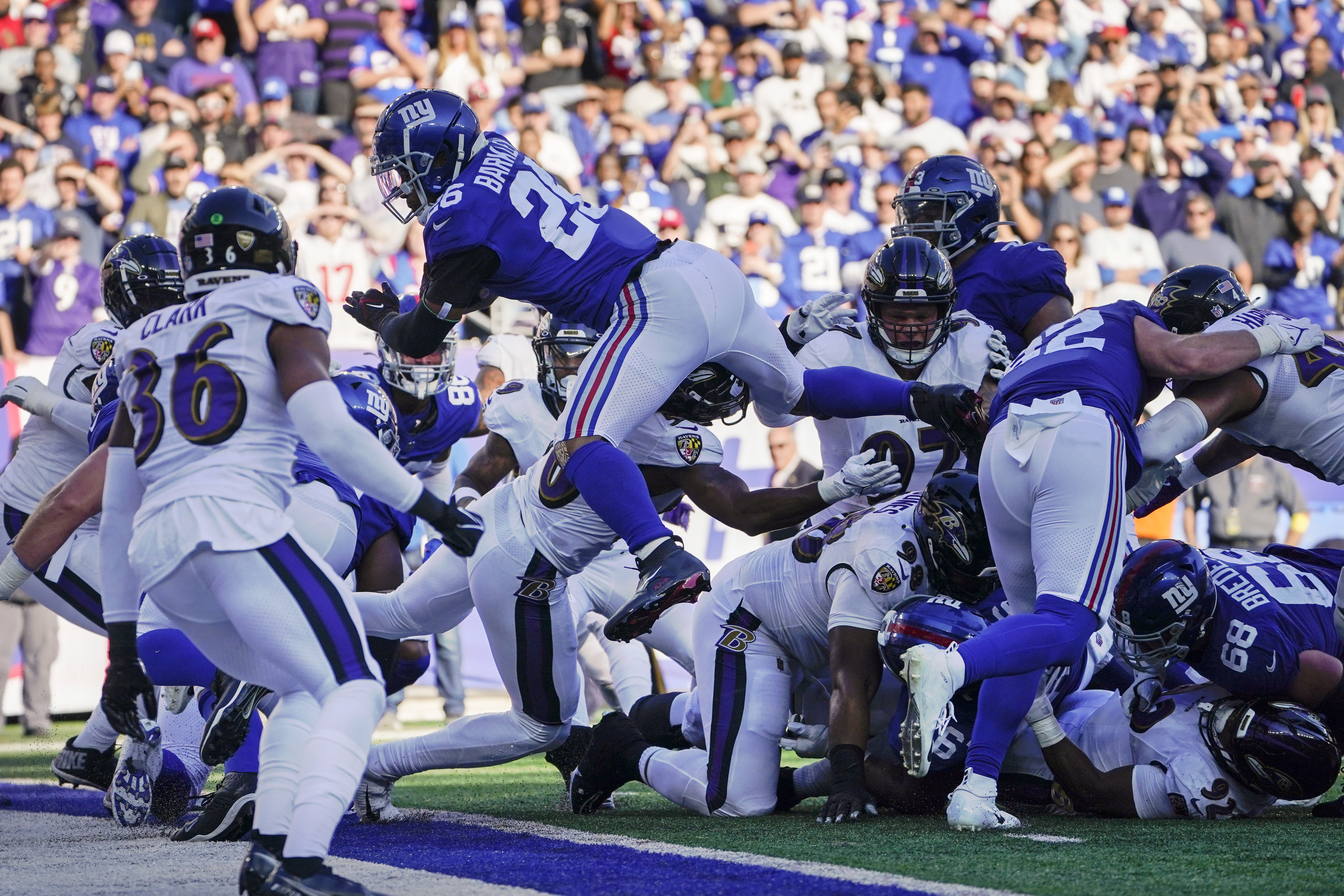 Baltimore Ravens Mark Clayton runs for a 52-yard touchdown against