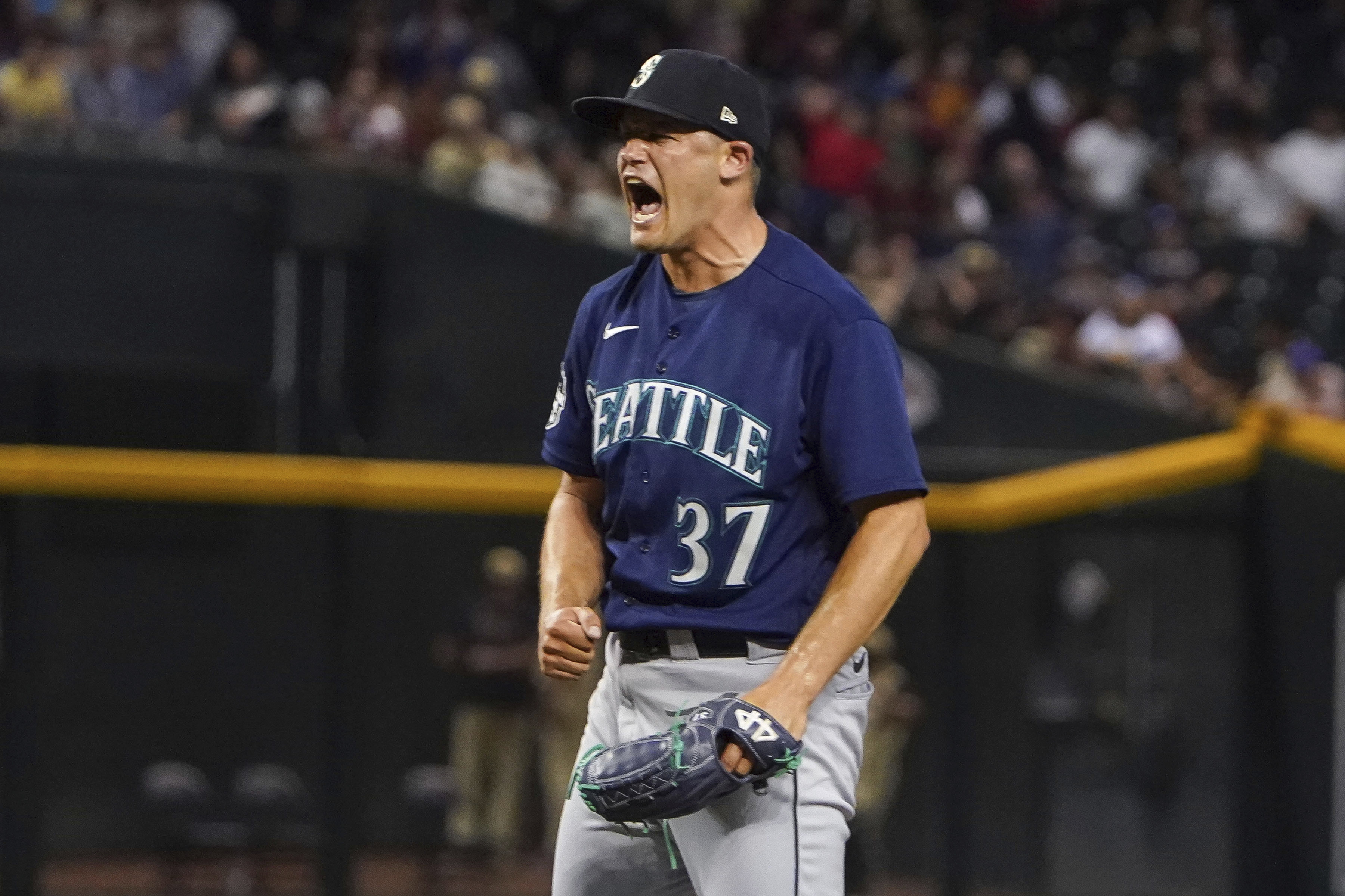 Mariners top A's 4-1 to move up in playoff race - The Columbian