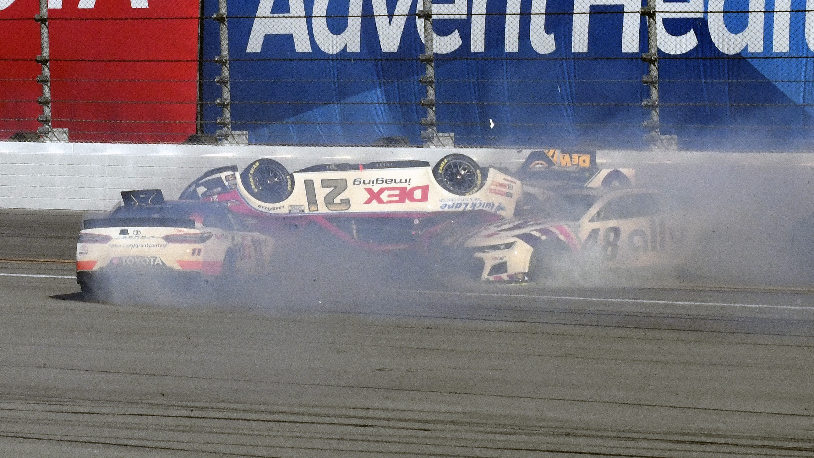 Hamlin s chase for 4th Daytona 500 win ends with early crash