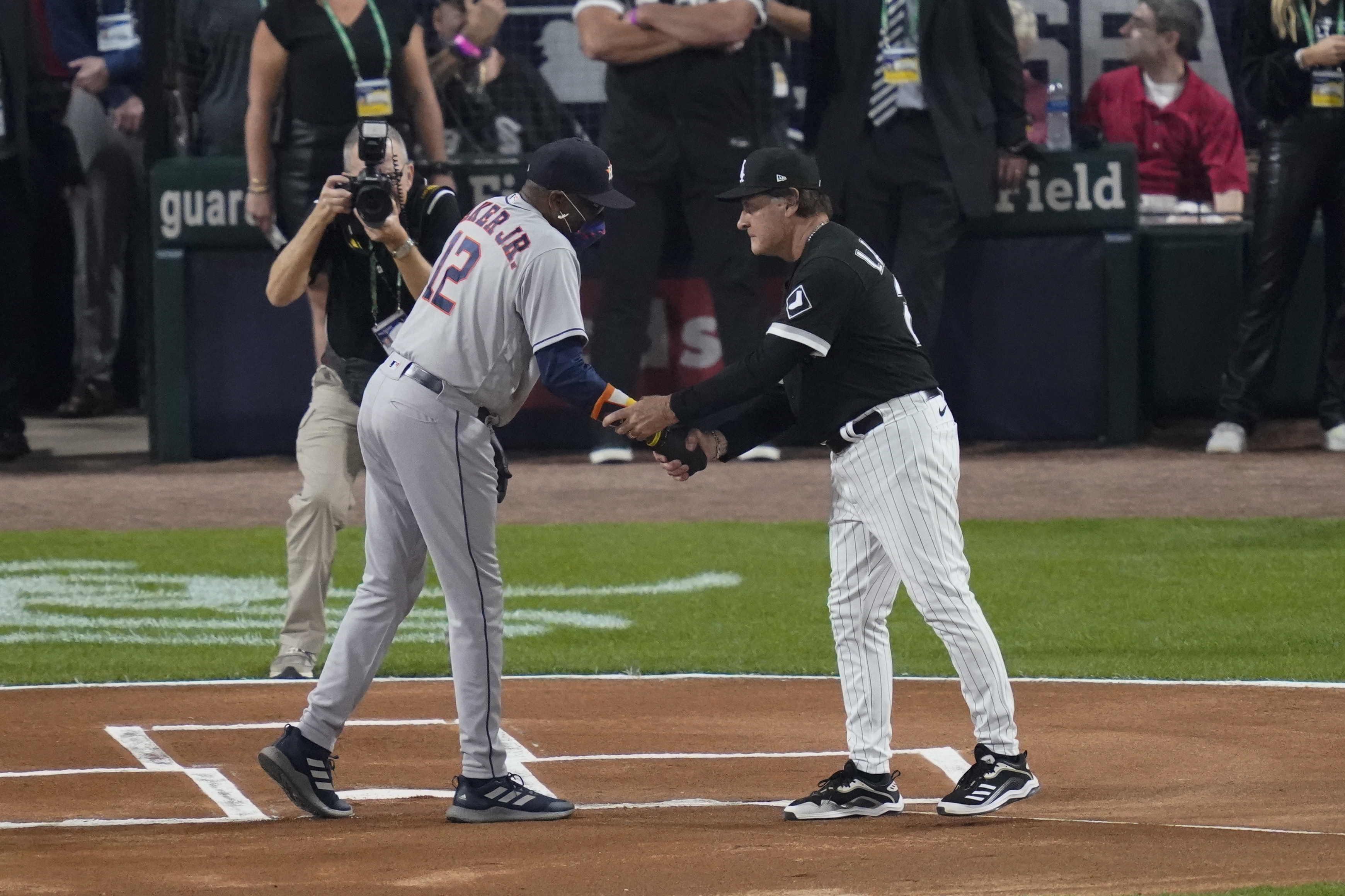 White Sox's Ryan Tepera implies Astros may have been stealing signs